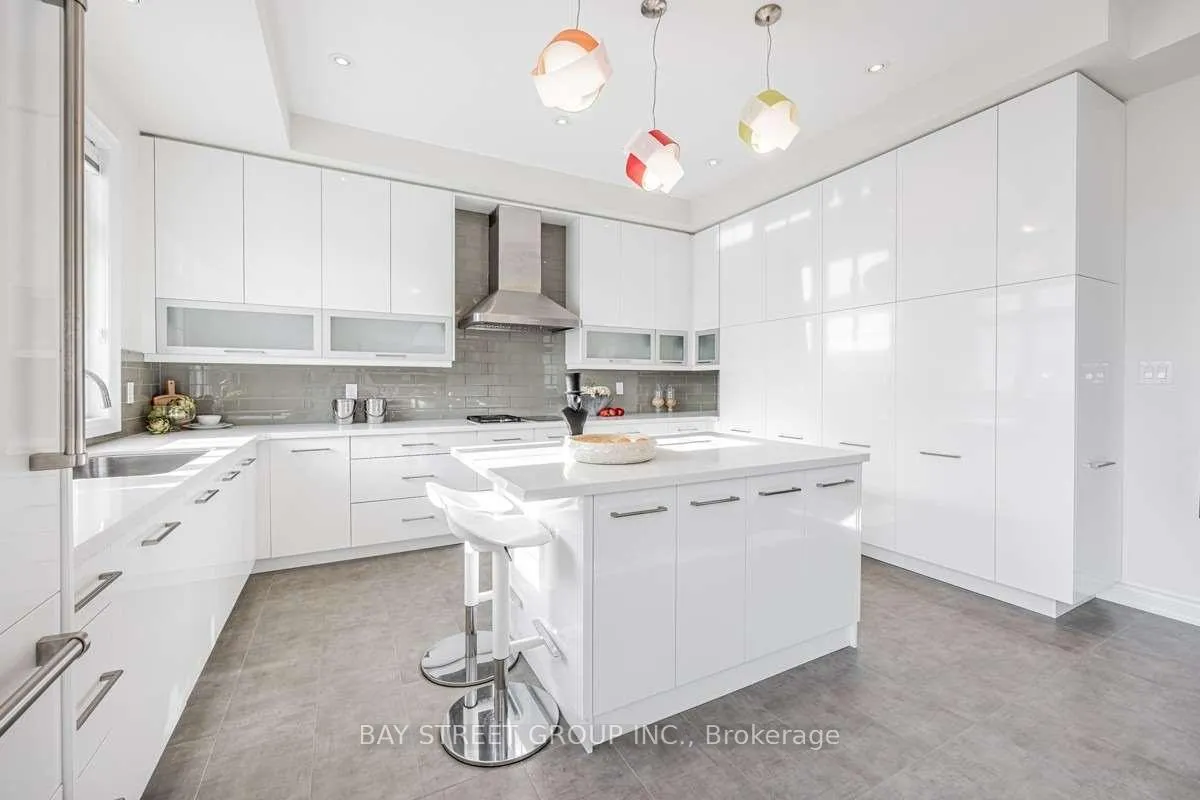 Photo 14 of 29 Creekvalley Lane, Markham, Angus Glen — HOMEH