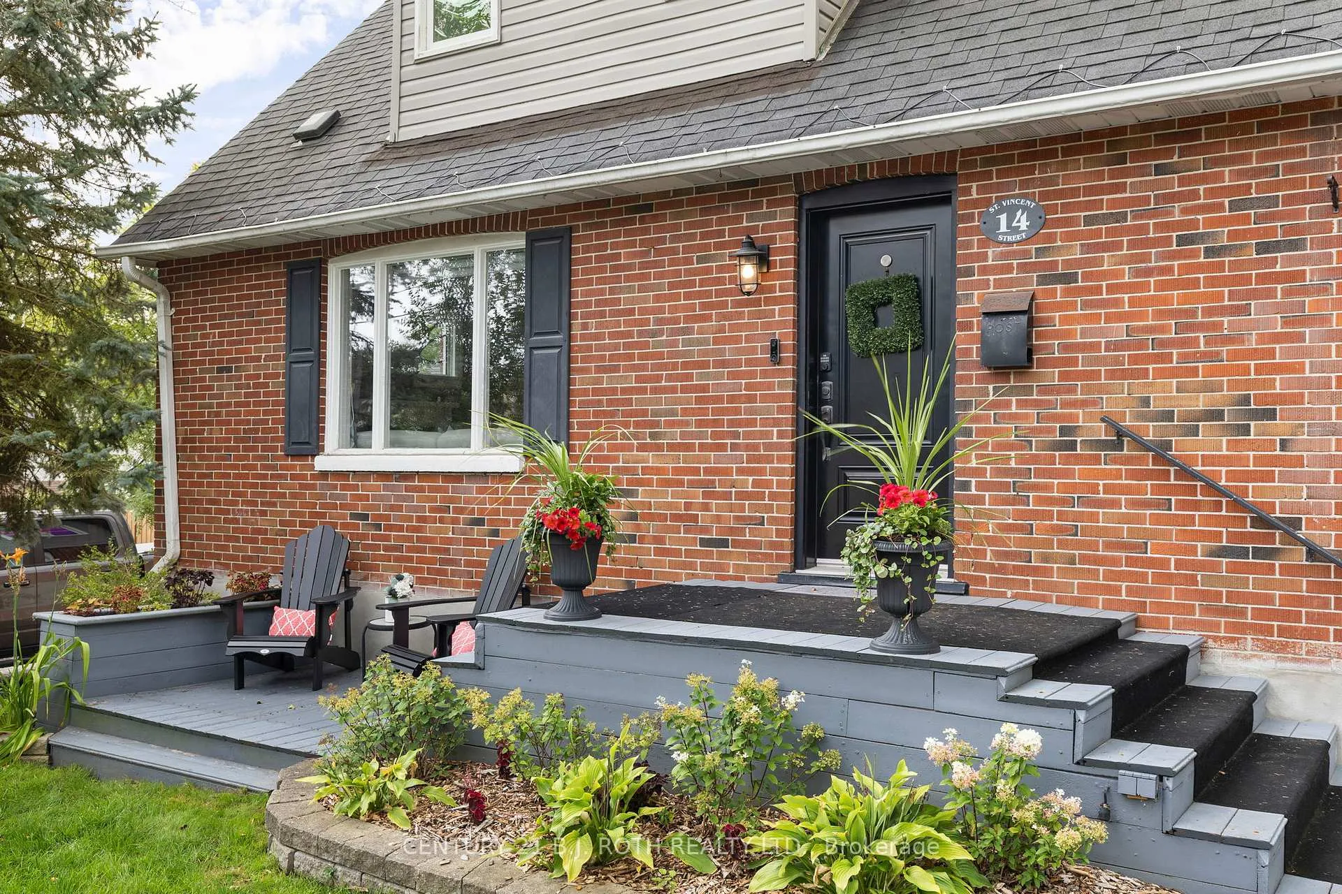 Photo 3 of 14 St Vincent Street, Barrie, North Shore — HOMEH