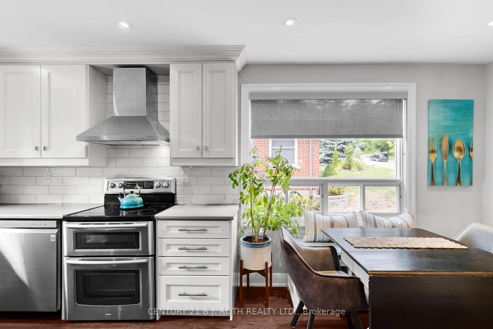 Photo 9 of 14 St Vincent Street, Barrie, North Shore — HOMEH