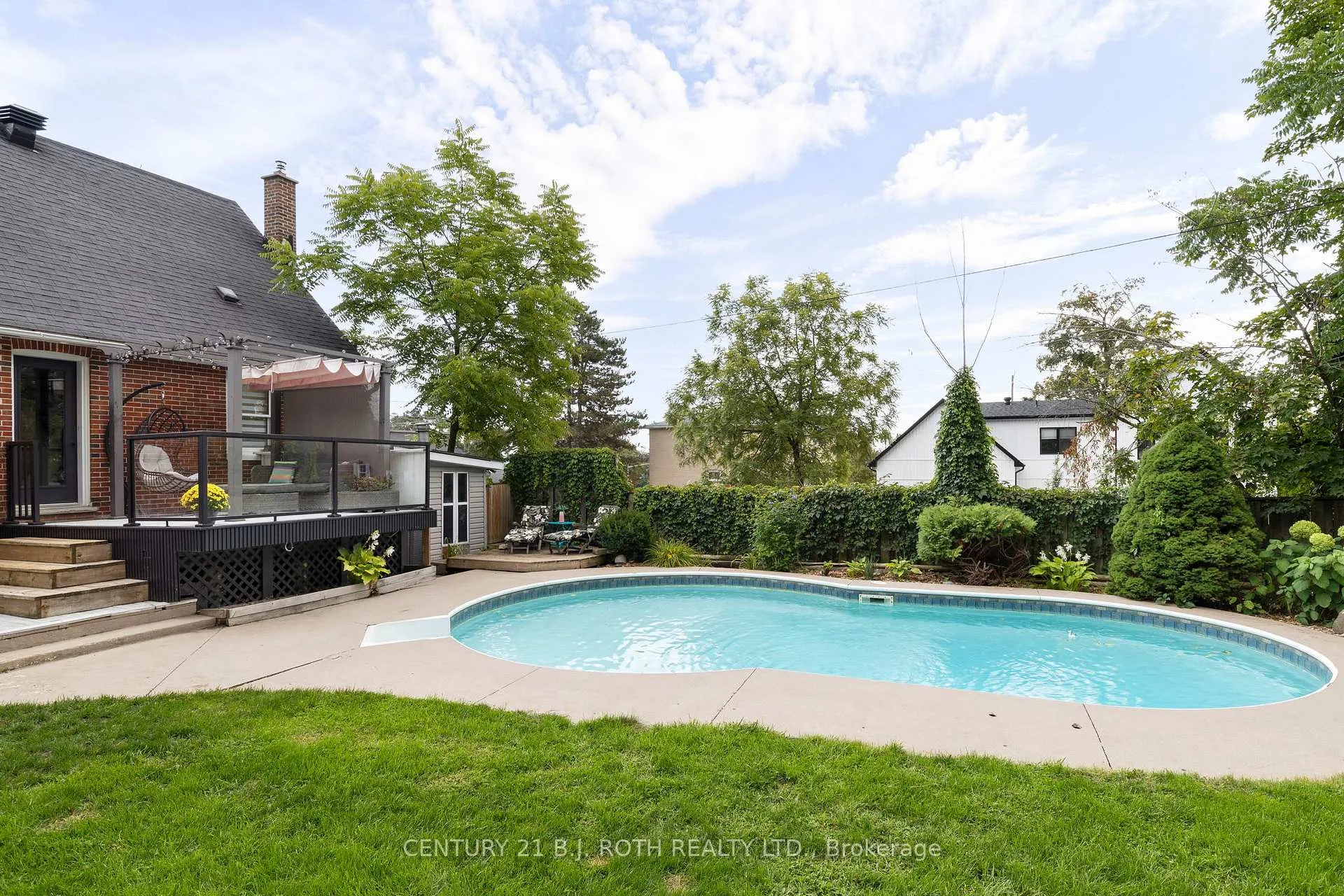 Photo 33 of 14 St Vincent Street, Barrie, North Shore — HOMEH
