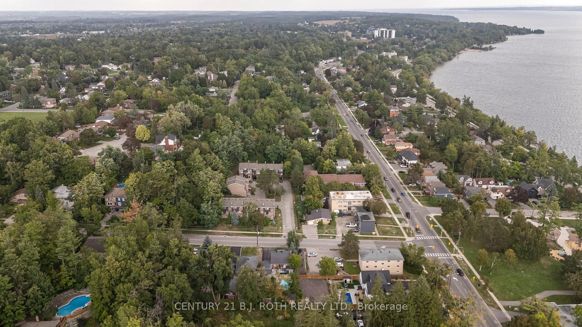Photo 37 of 14 St Vincent Street, Barrie, North Shore — HOMEH