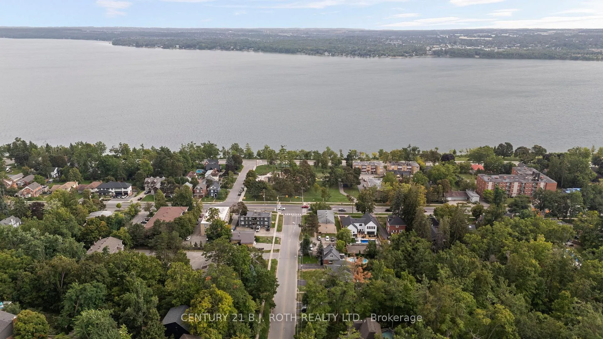 Photo 38 of 14 St Vincent Street, Barrie, North Shore — HOMEH