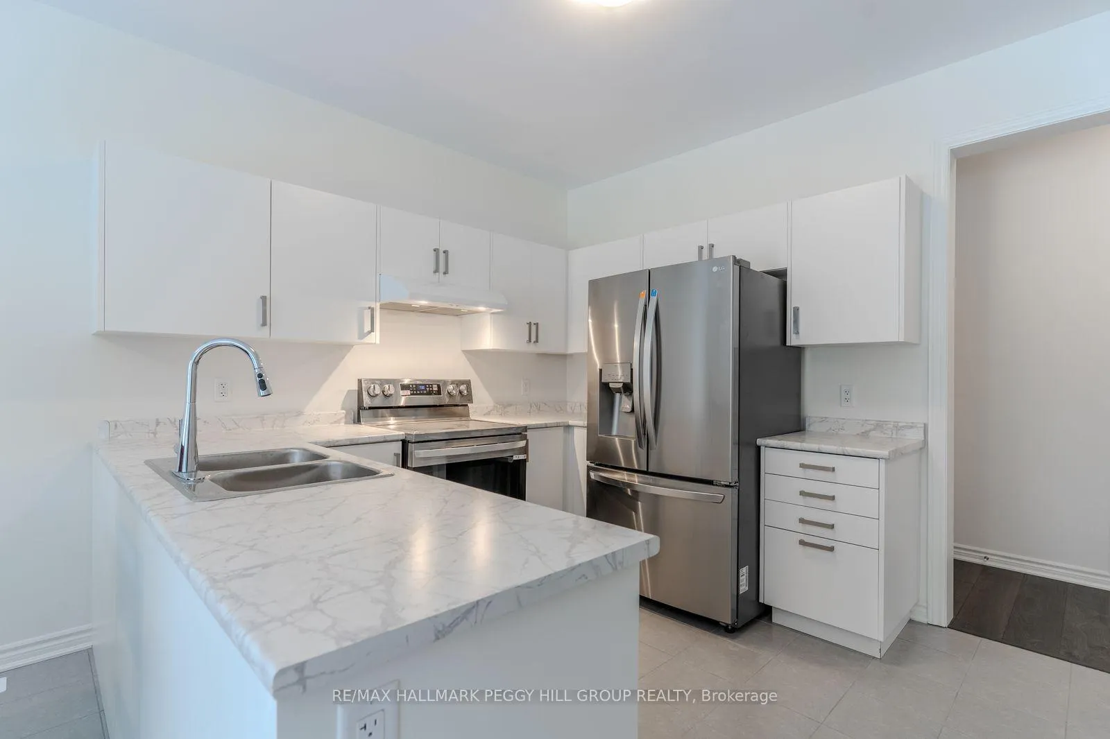Photo 3 of 244 McKenzie Drive, Clearview, Stayner — HOMEH