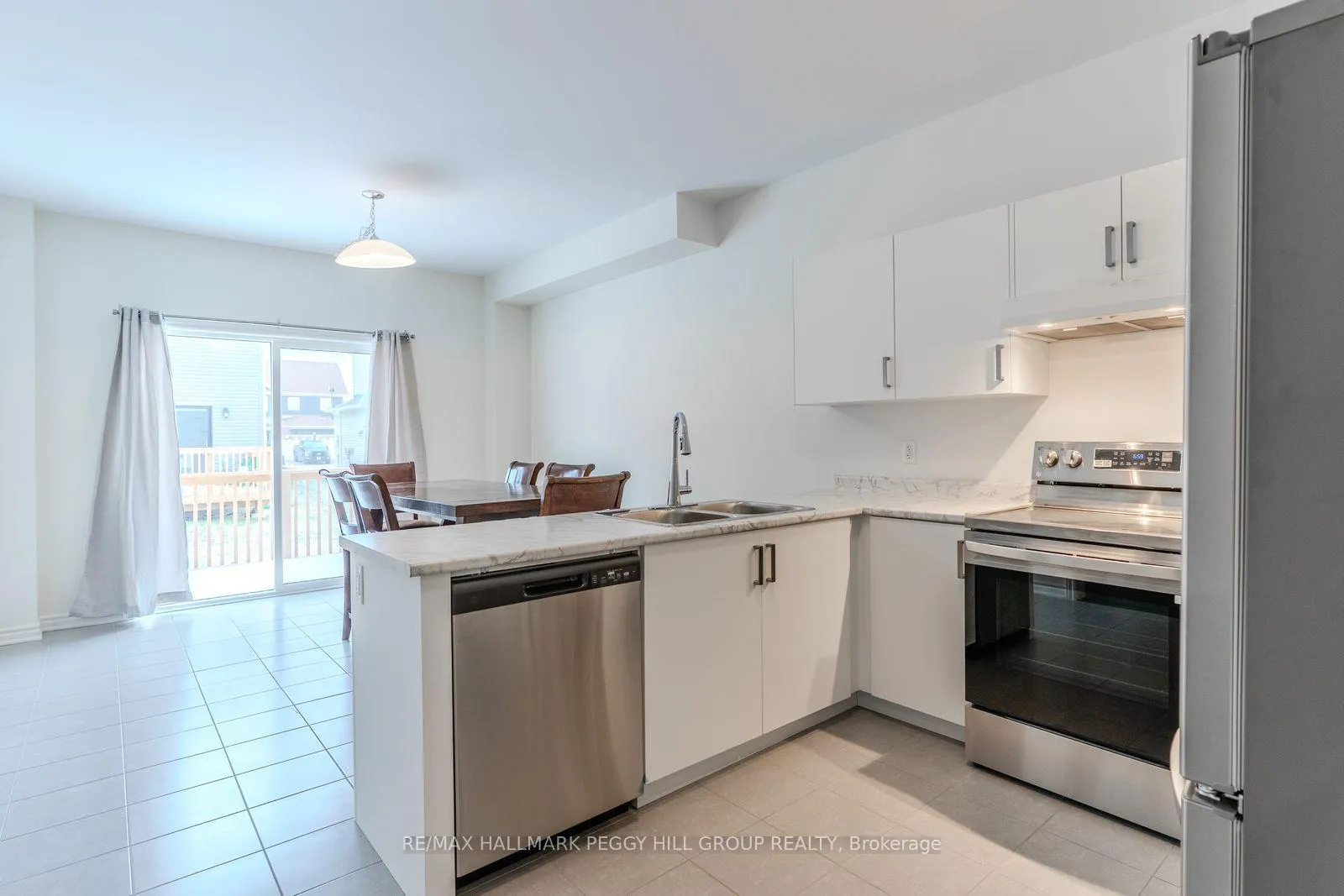 Photo 4 of 244 McKenzie Drive, Clearview, Stayner — HOMEH