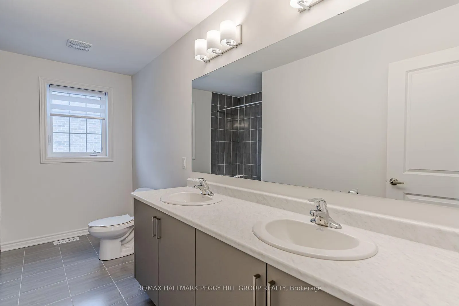 Photo 11 of 244 McKenzie Drive, Clearview, Stayner — HOMEH