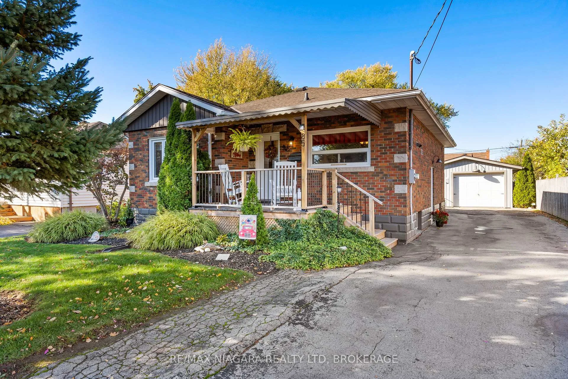 Photo 1 of 85 Golden Boulevard W, Welland, Lincoln/Crowland — HOMEH