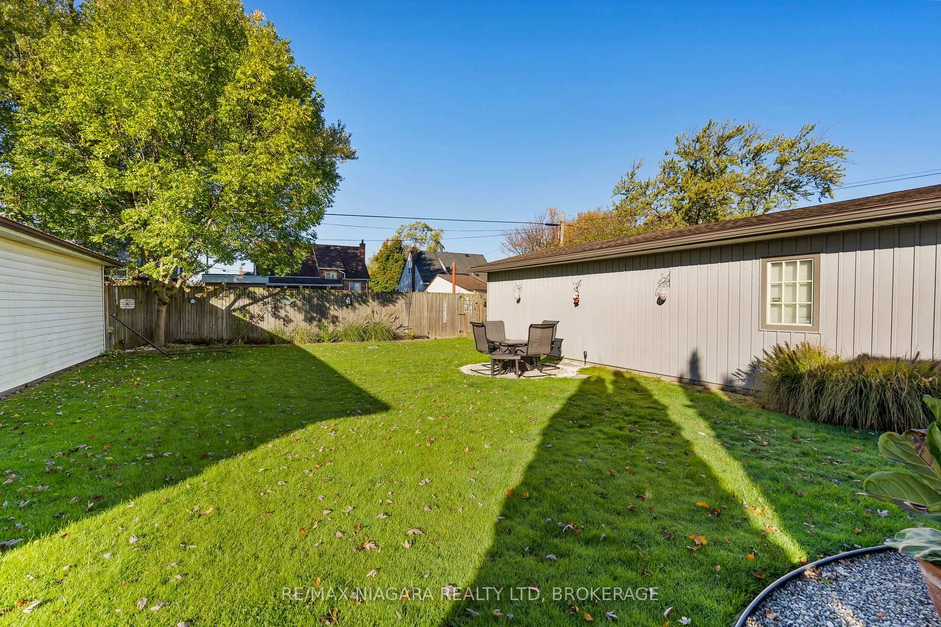 Photo 8 of 85 Golden Boulevard W, Welland, Lincoln/Crowland — HOMEH