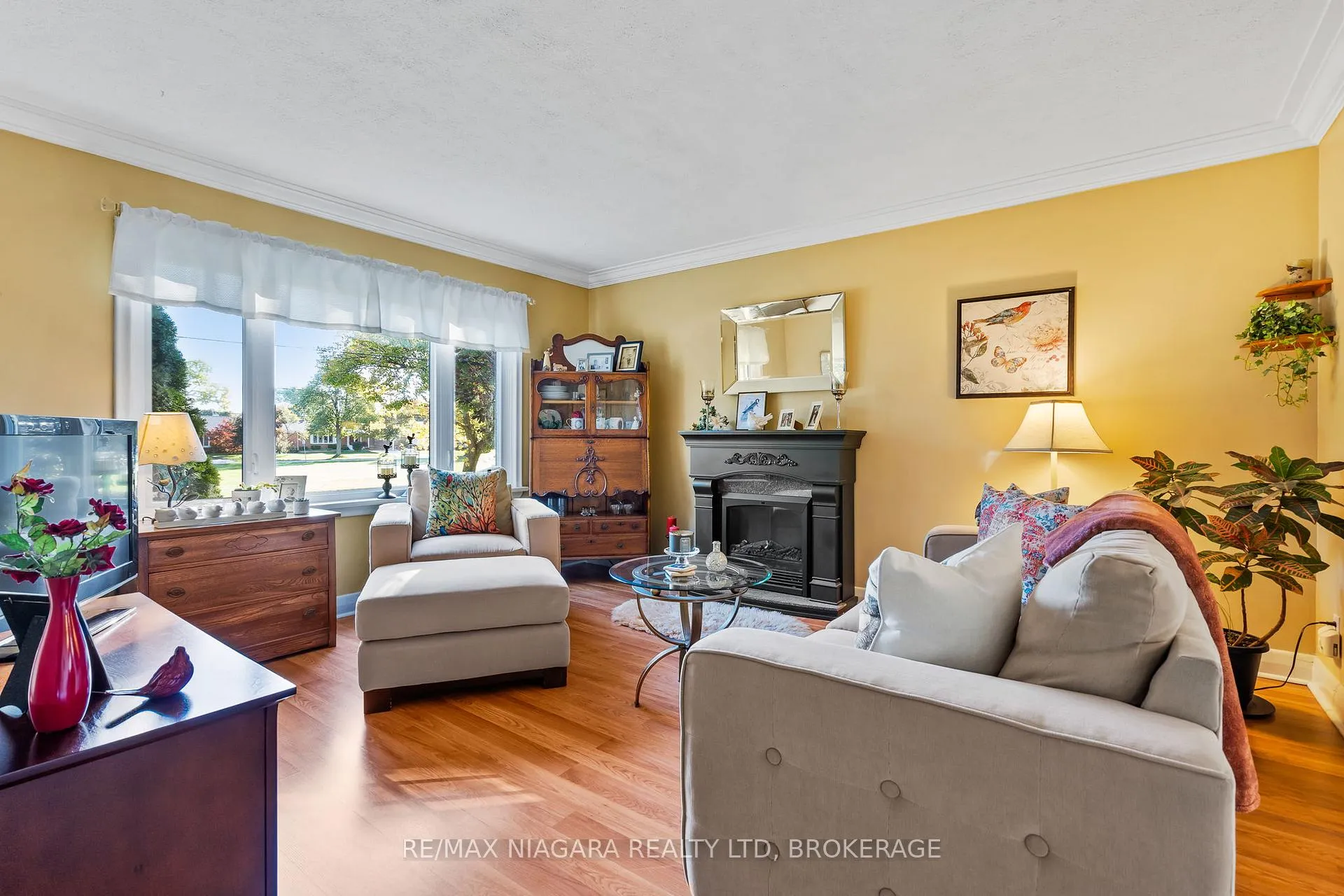 Photo 11 of 85 Golden Boulevard W, Welland, Lincoln/Crowland — HOMEH