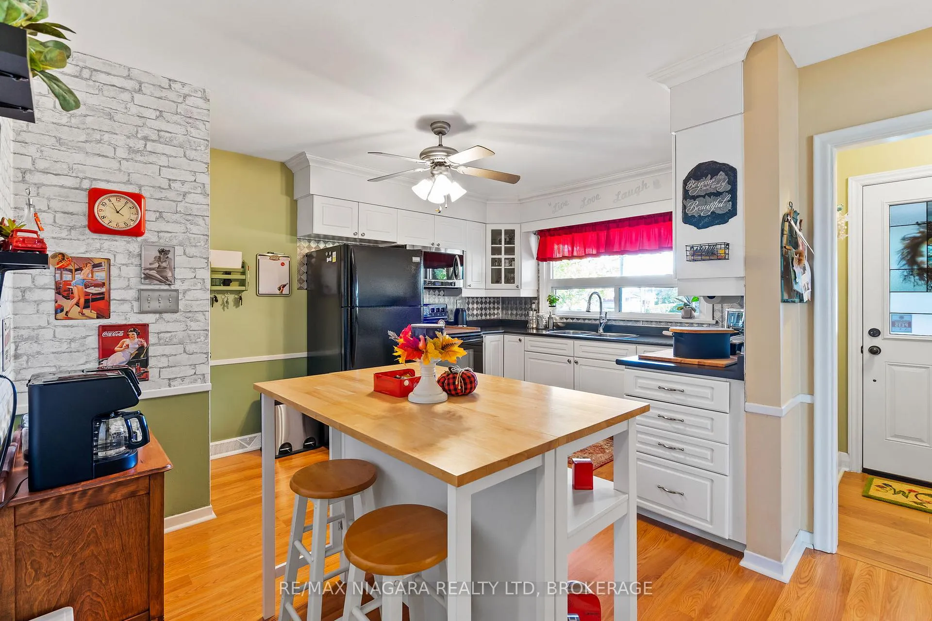 Photo 15 of 85 Golden Boulevard W, Welland, Lincoln/Crowland — HOMEH