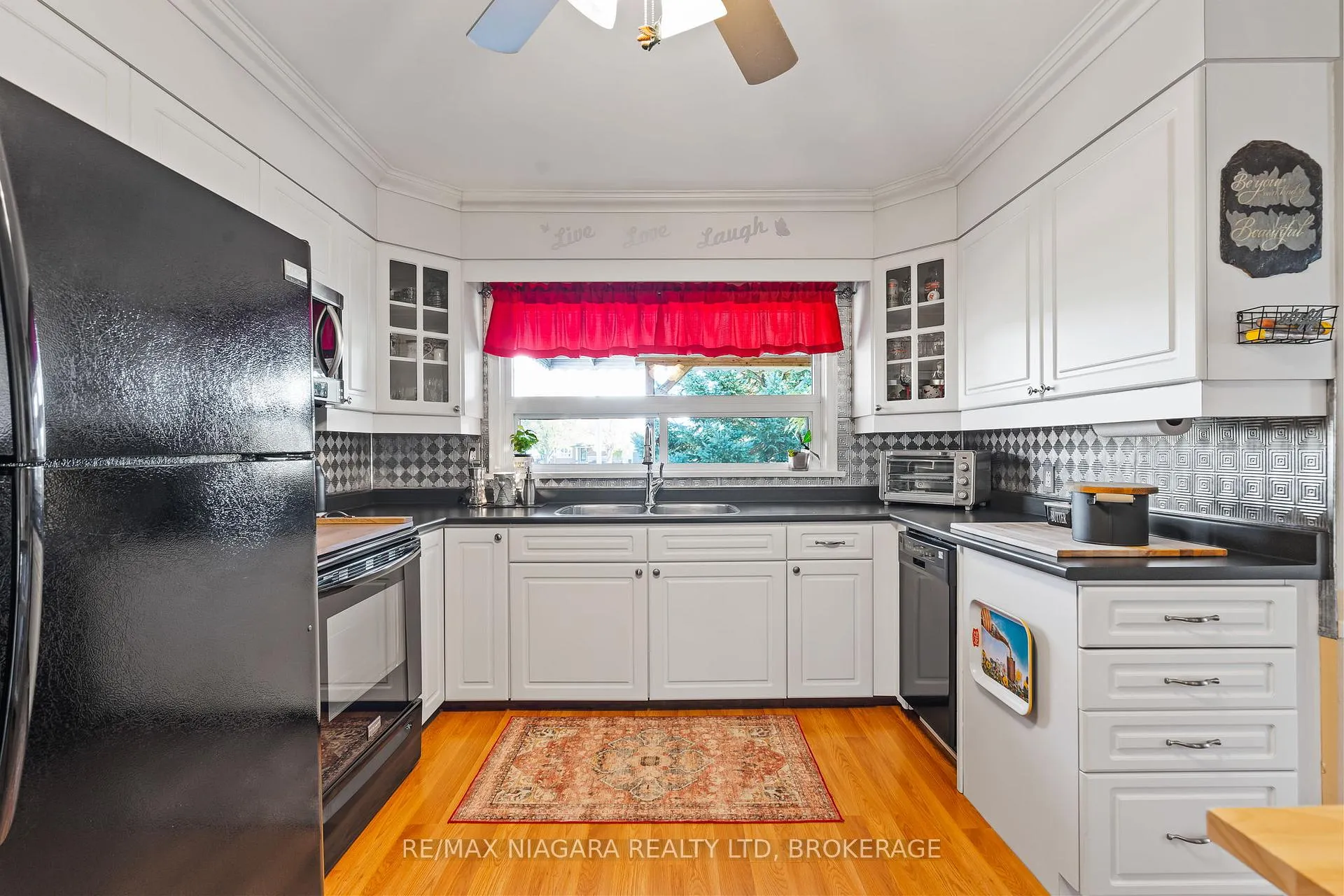 Photo 18 of 85 Golden Boulevard W, Welland, Lincoln/Crowland — HOMEH
