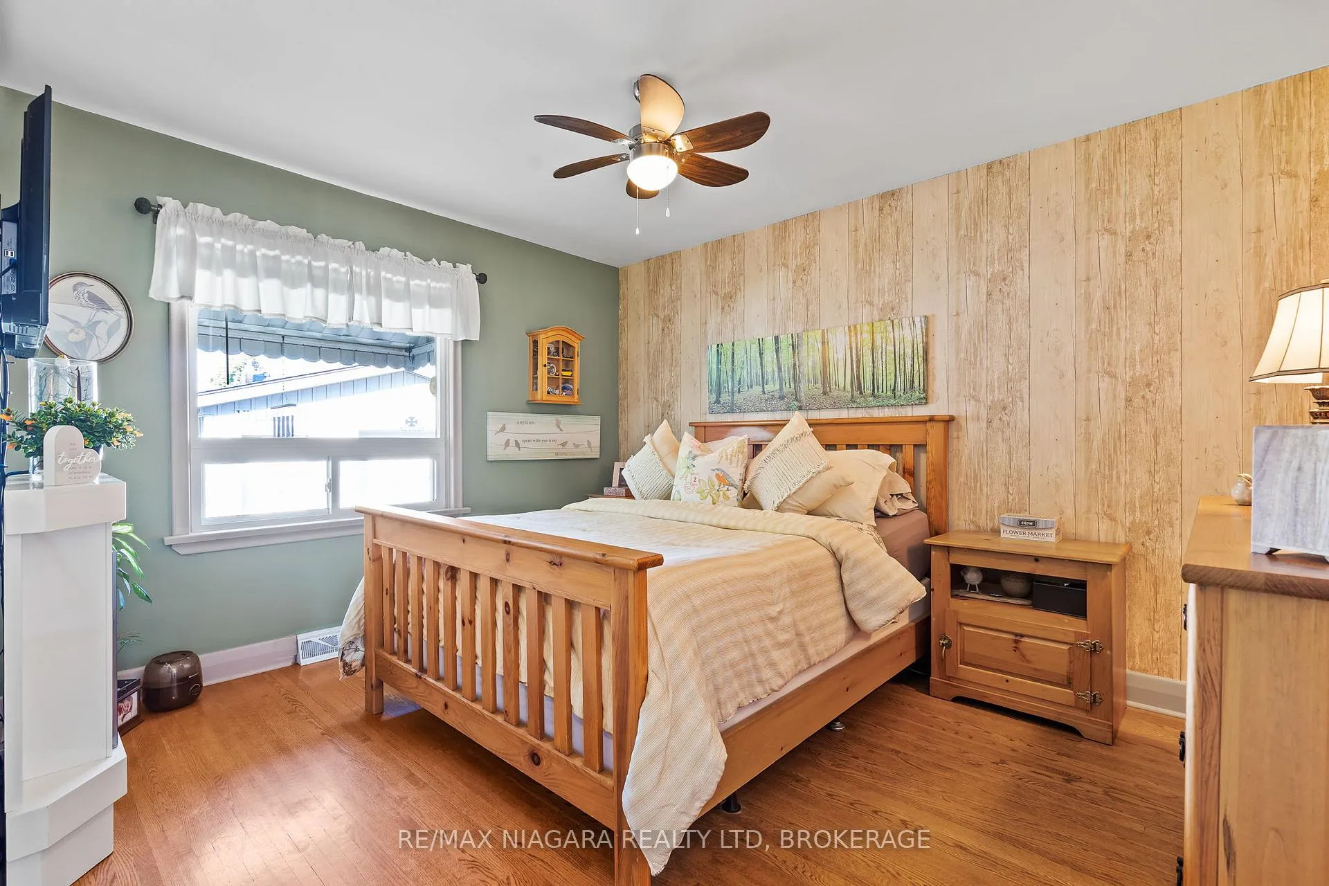 Photo 20 of 85 Golden Boulevard W, Welland, Lincoln/Crowland — HOMEH