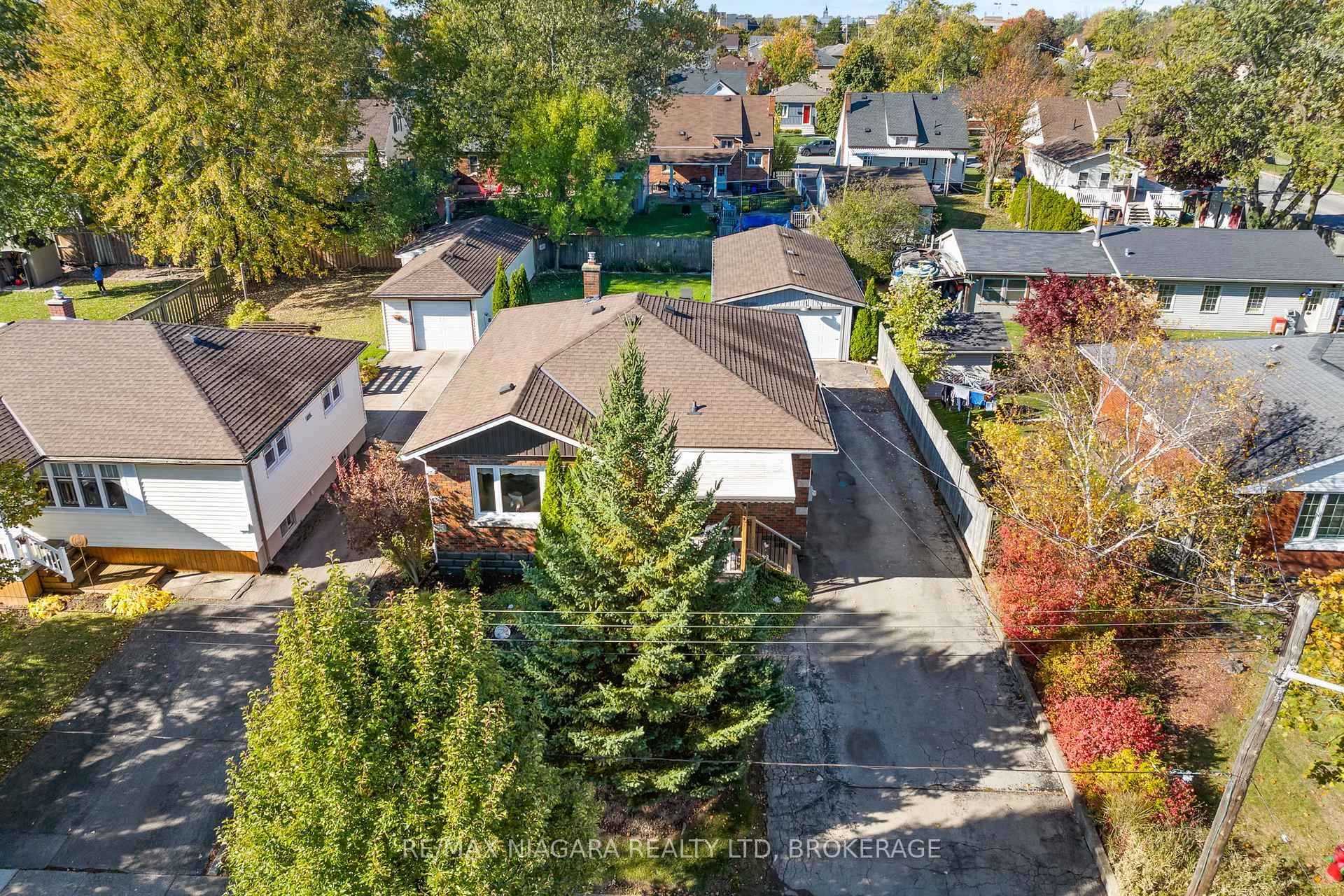 Photo 31 of 85 Golden Boulevard W, Welland, Lincoln/Crowland — HOMEH