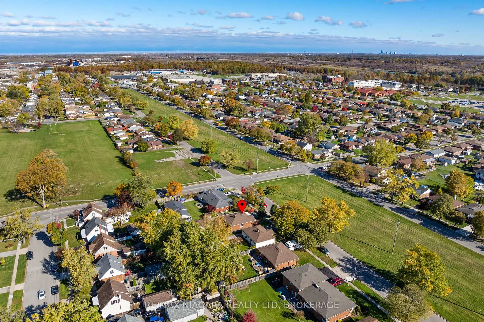Photo 35 of 85 Golden Boulevard W, Welland, Lincoln/Crowland — HOMEH