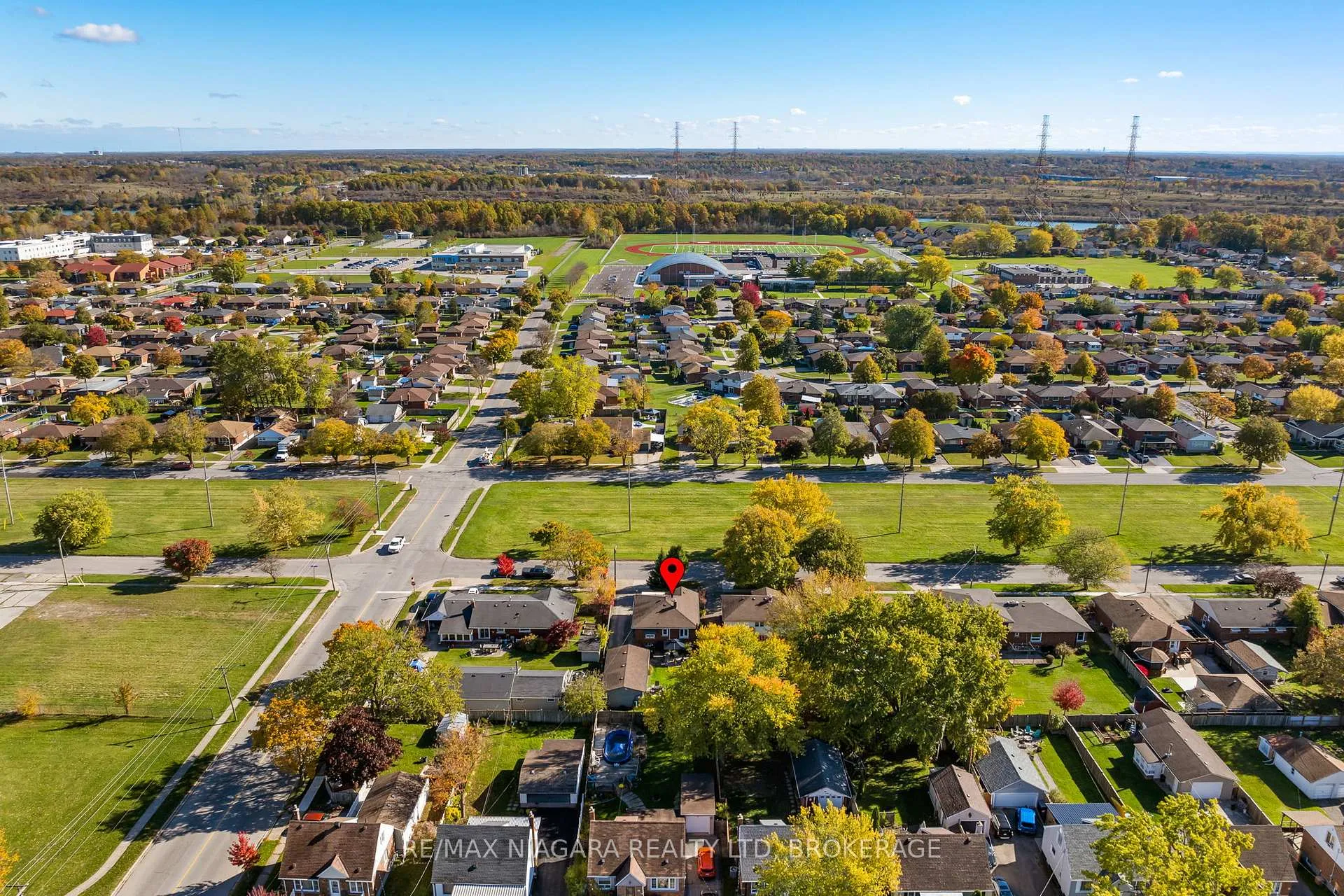 Photo 36 of 85 Golden Boulevard W, Welland, Lincoln/Crowland — HOMEH