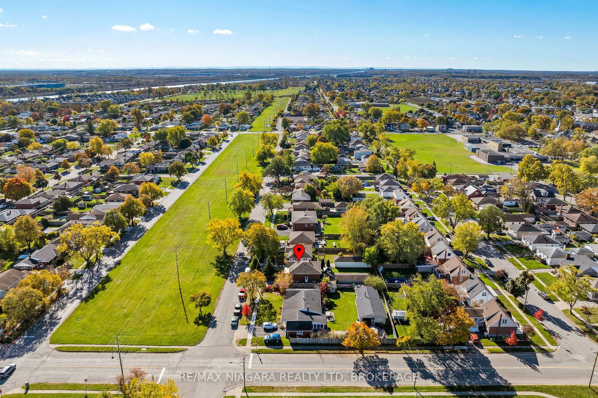 Photo 37 of 85 Golden Boulevard W, Welland, Lincoln/Crowland — HOMEH