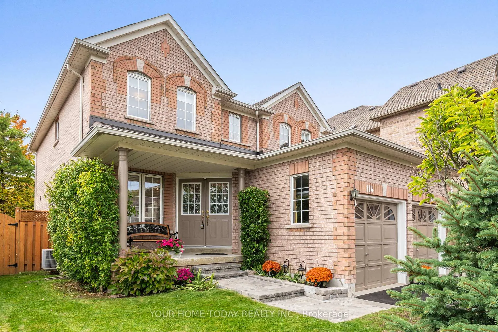 Photo 3 of 114 Russell Street, Halton Hills, Georgetown — HOMEH