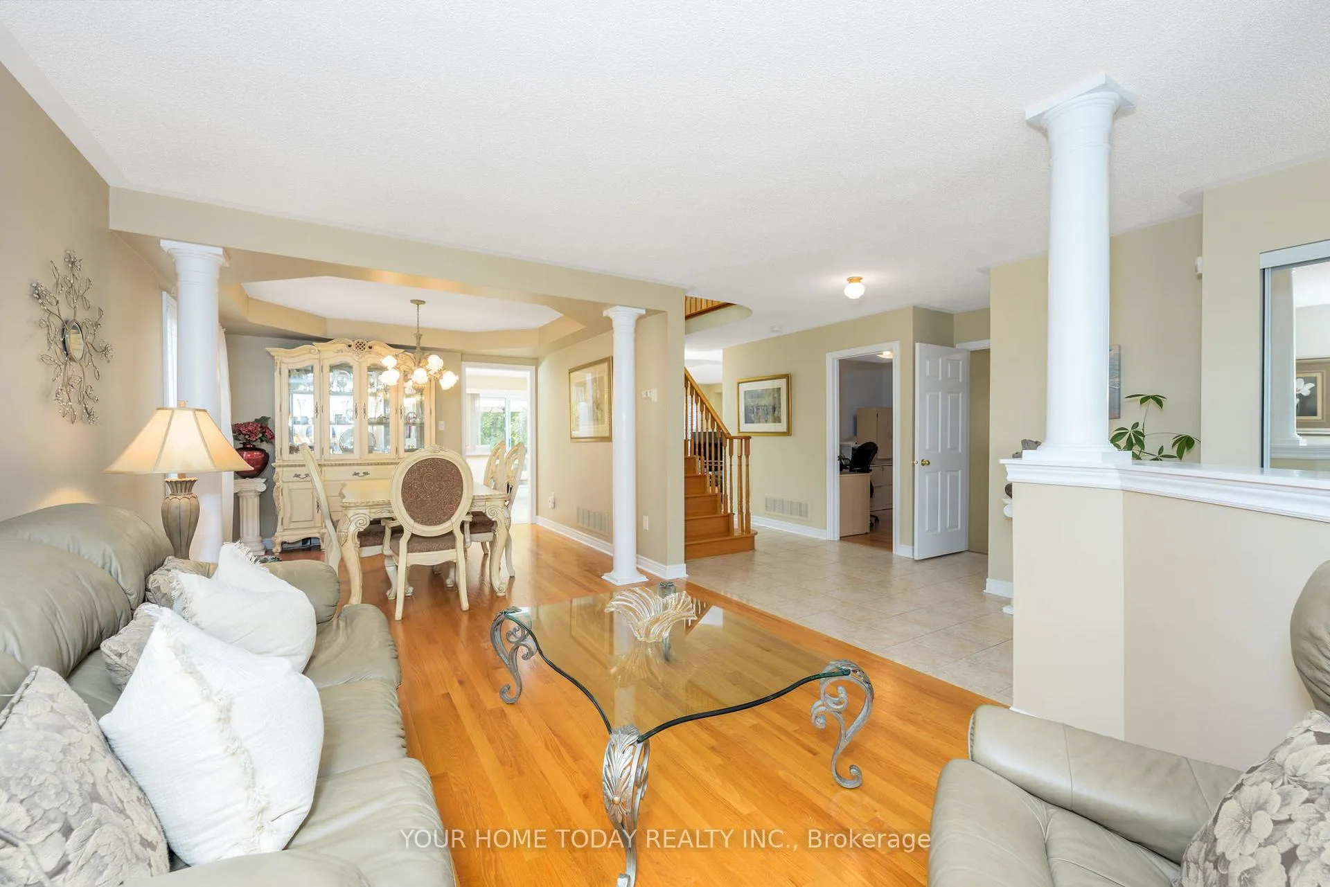 Photo 8 of 114 Russell Street, Halton Hills, Georgetown — HOMEH