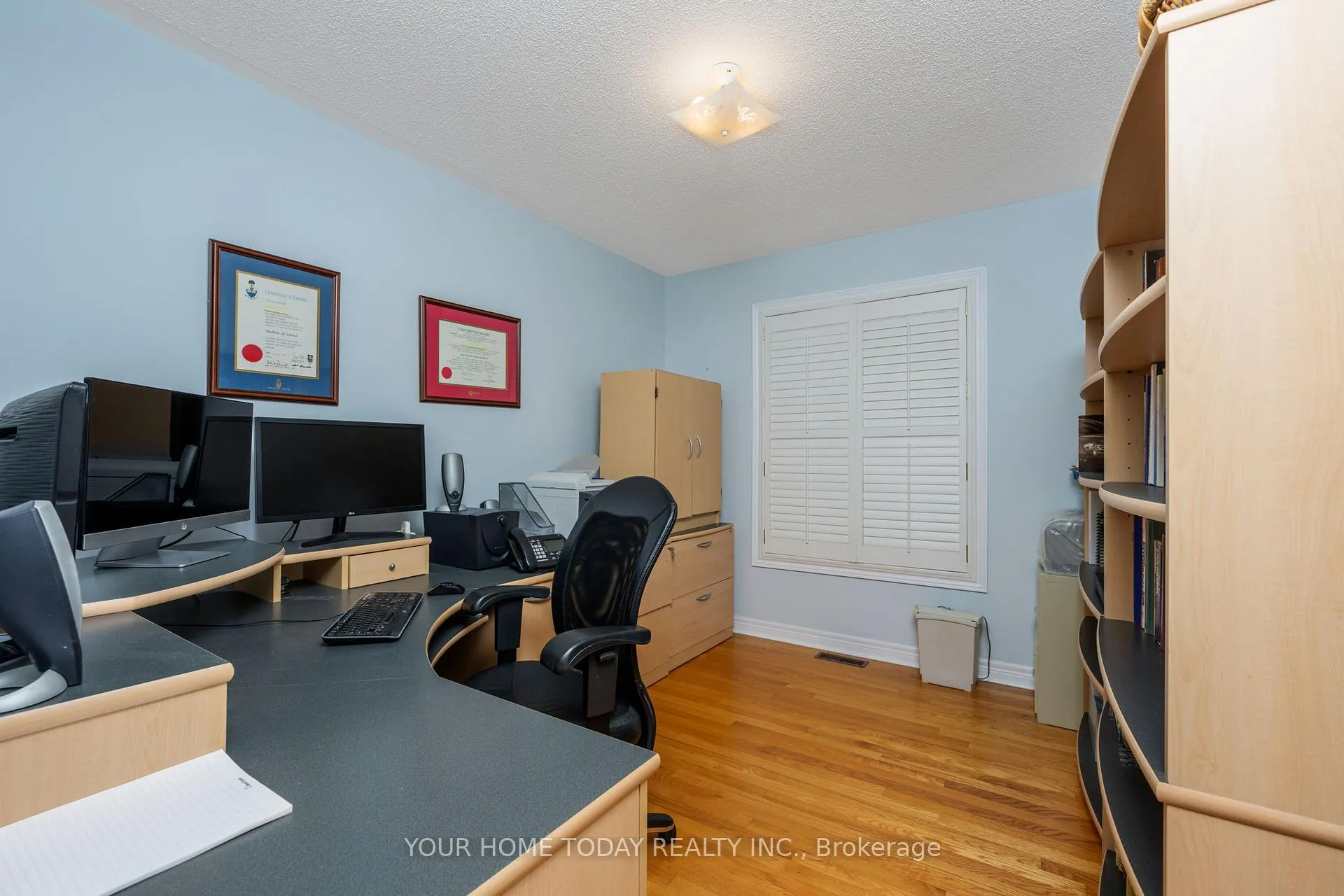 Photo 10 of 114 Russell Street, Halton Hills, Georgetown — HOMEH