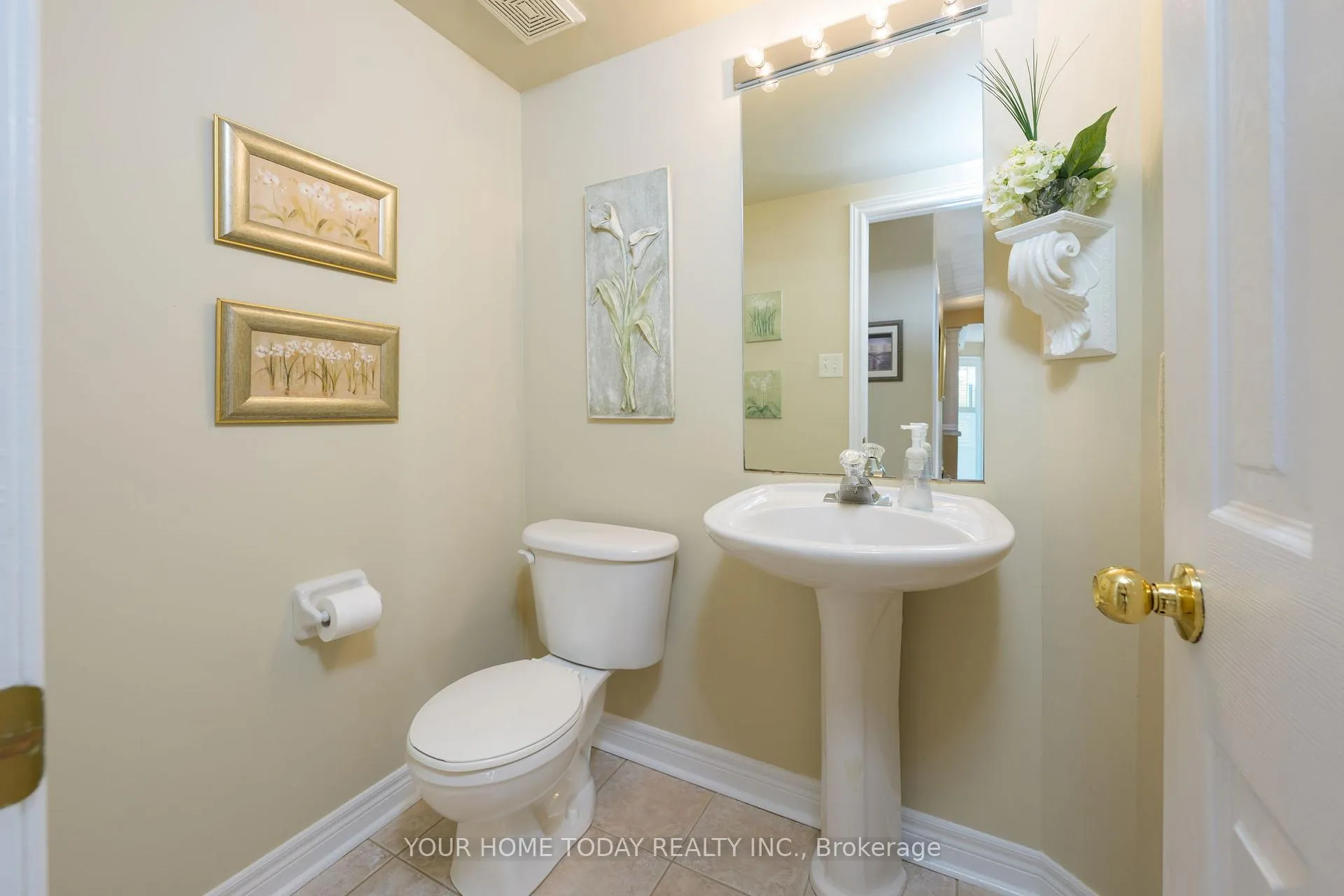 Photo 11 of 114 Russell Street, Halton Hills, Georgetown — HOMEH