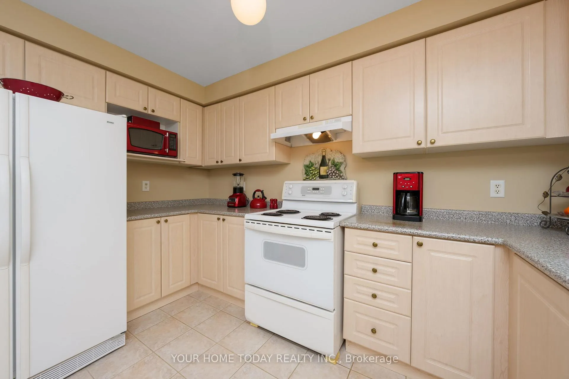 Photo 15 of 114 Russell Street, Halton Hills, Georgetown — HOMEH