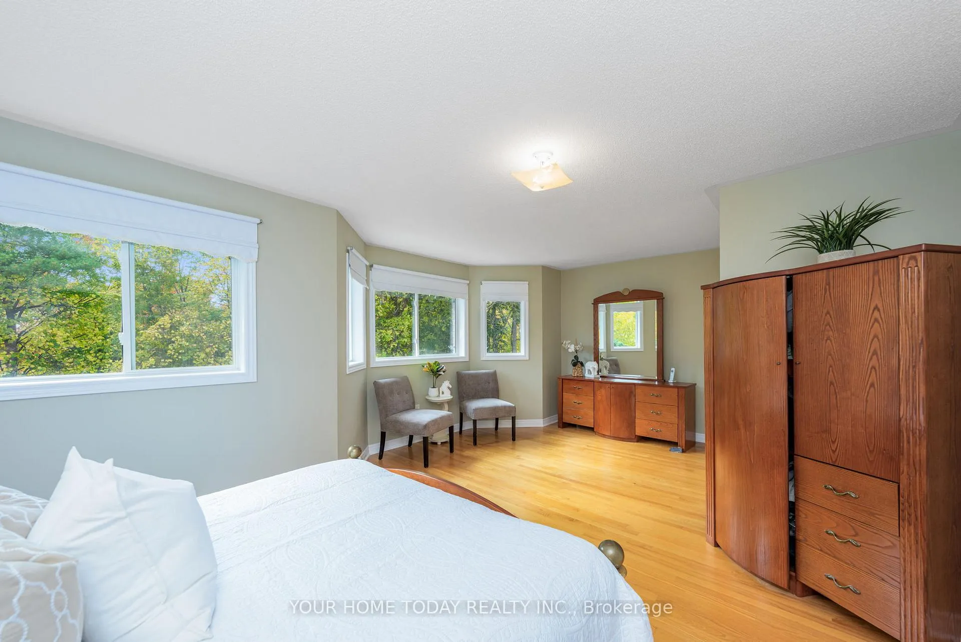 Photo 26 of 114 Russell Street, Halton Hills, Georgetown — HOMEH