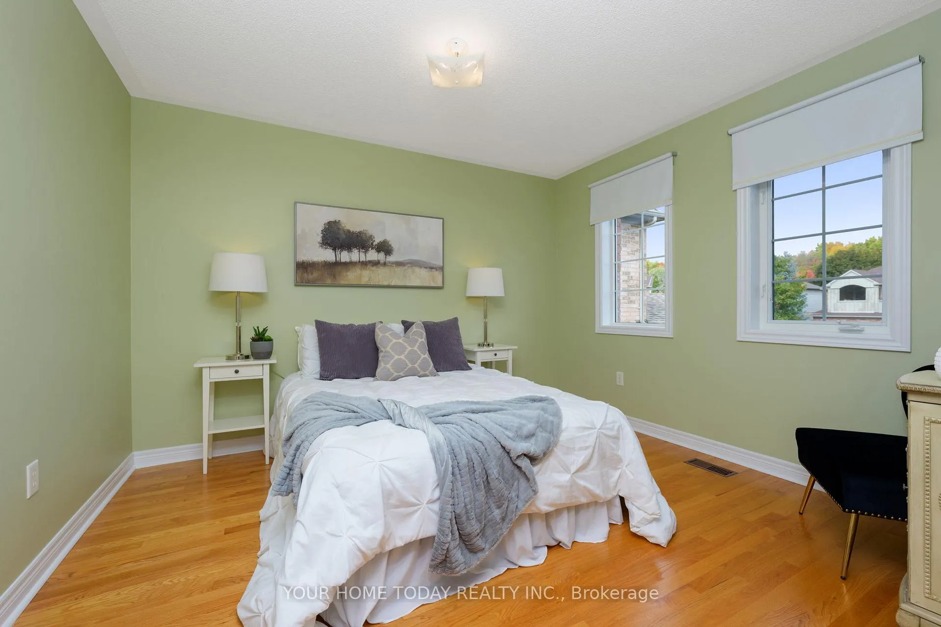 Photo 31 of 114 Russell Street, Halton Hills, Georgetown — HOMEH