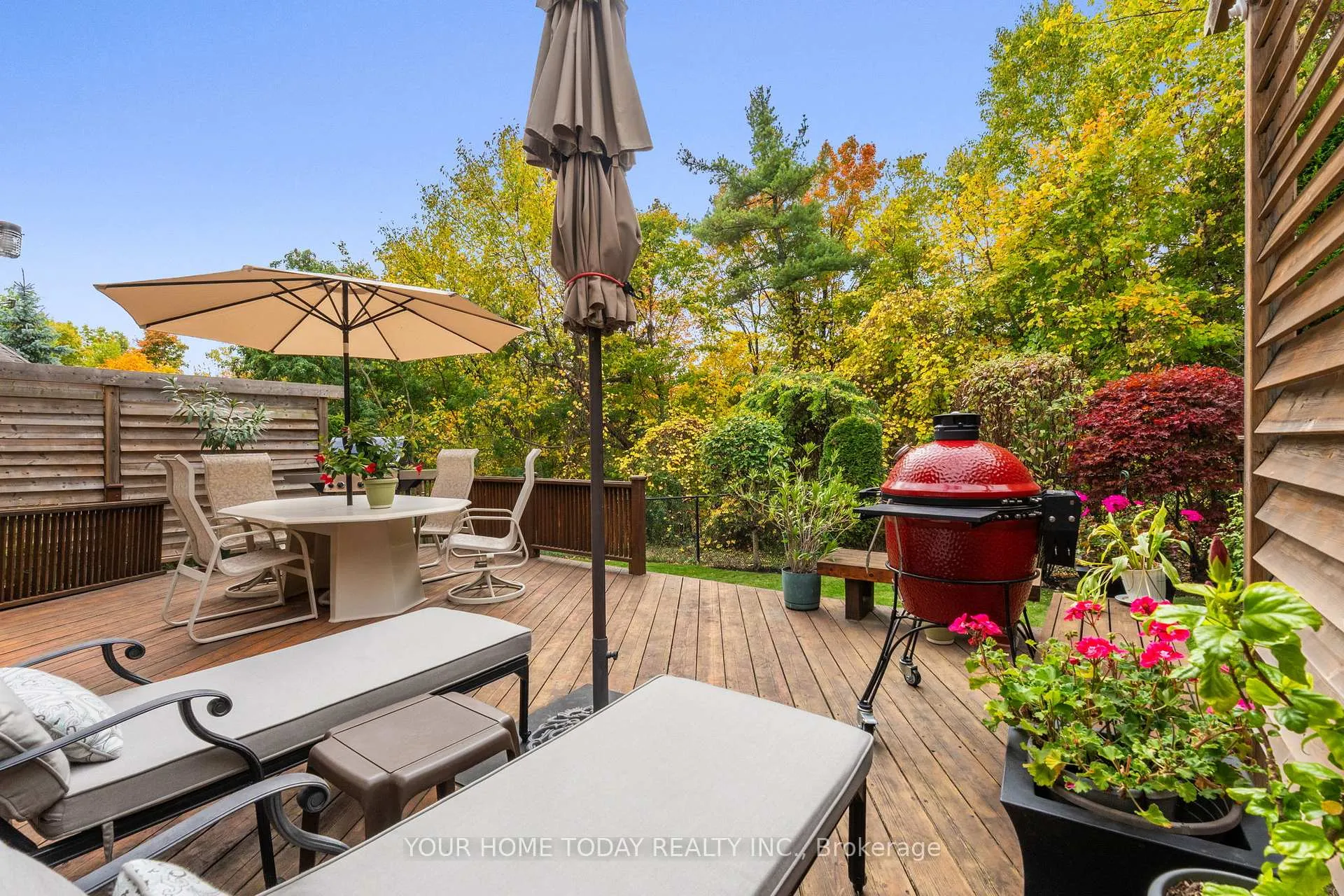Photo 37 of 114 Russell Street, Halton Hills, Georgetown — HOMEH
