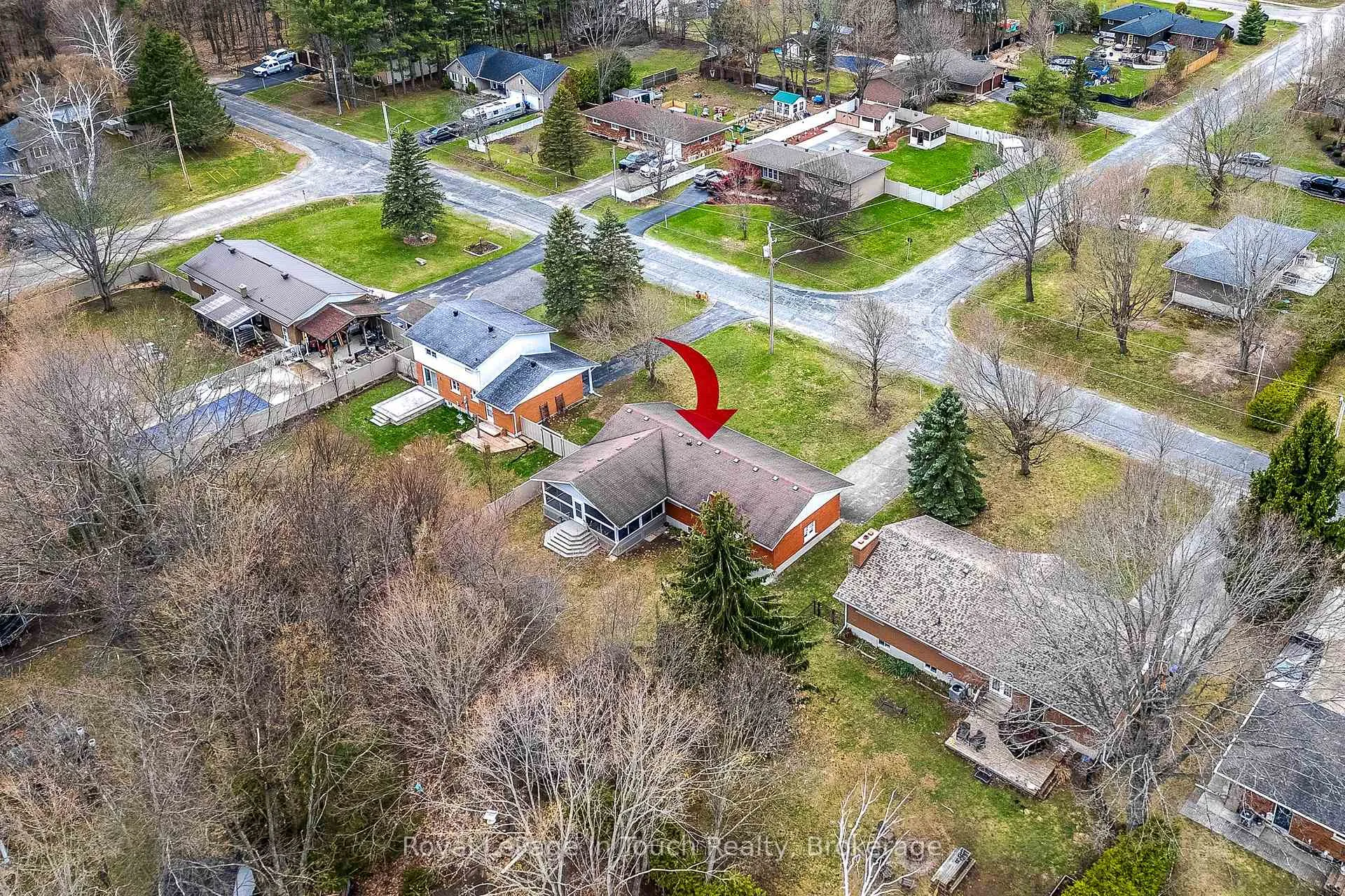 Photo 31 of 19 Maplegate Road, Tiny, Wyevale — HOMEH