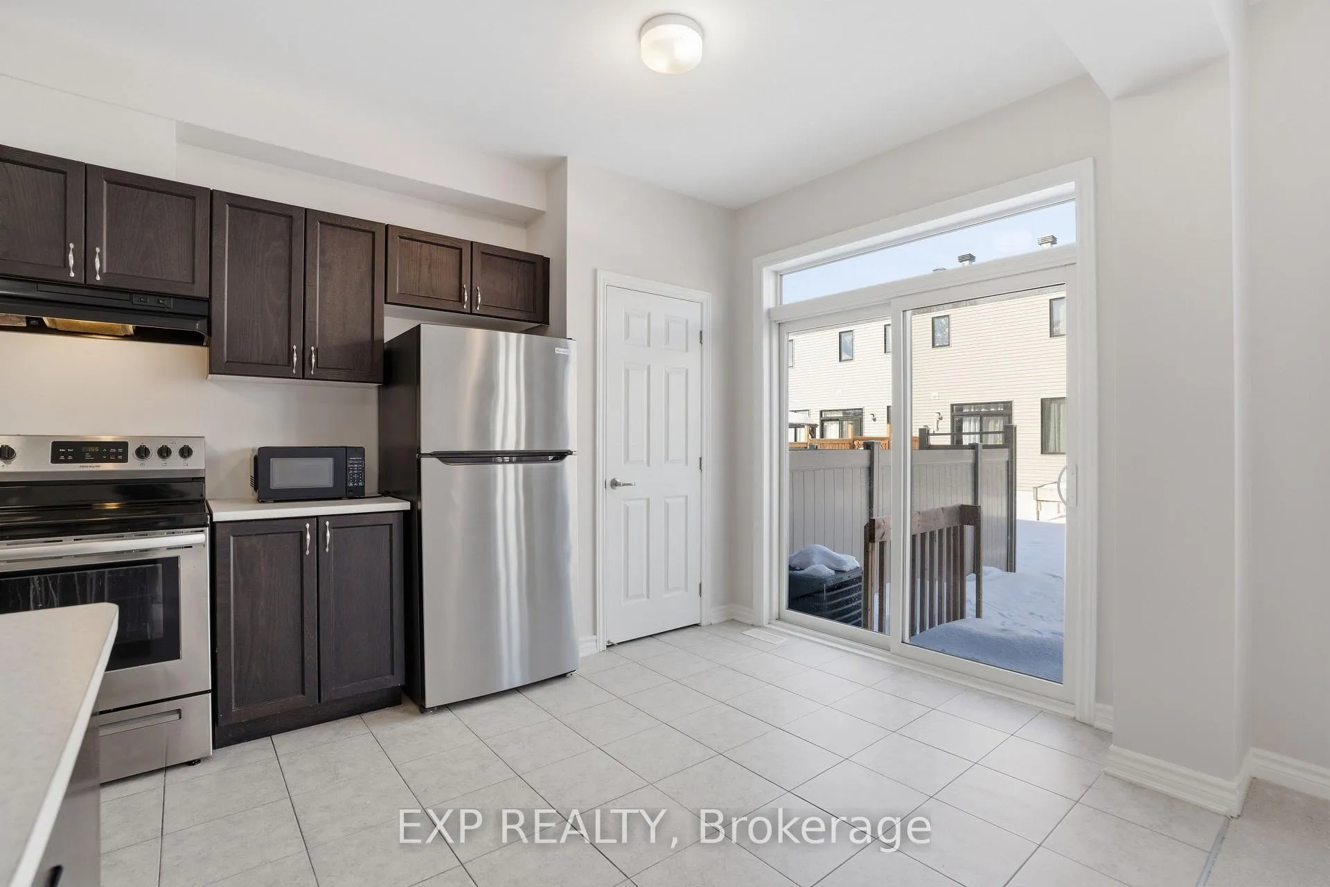 Photo 5 of 714 Derreen Avenue, Ottawa, Stittsville (North) — HOMEH