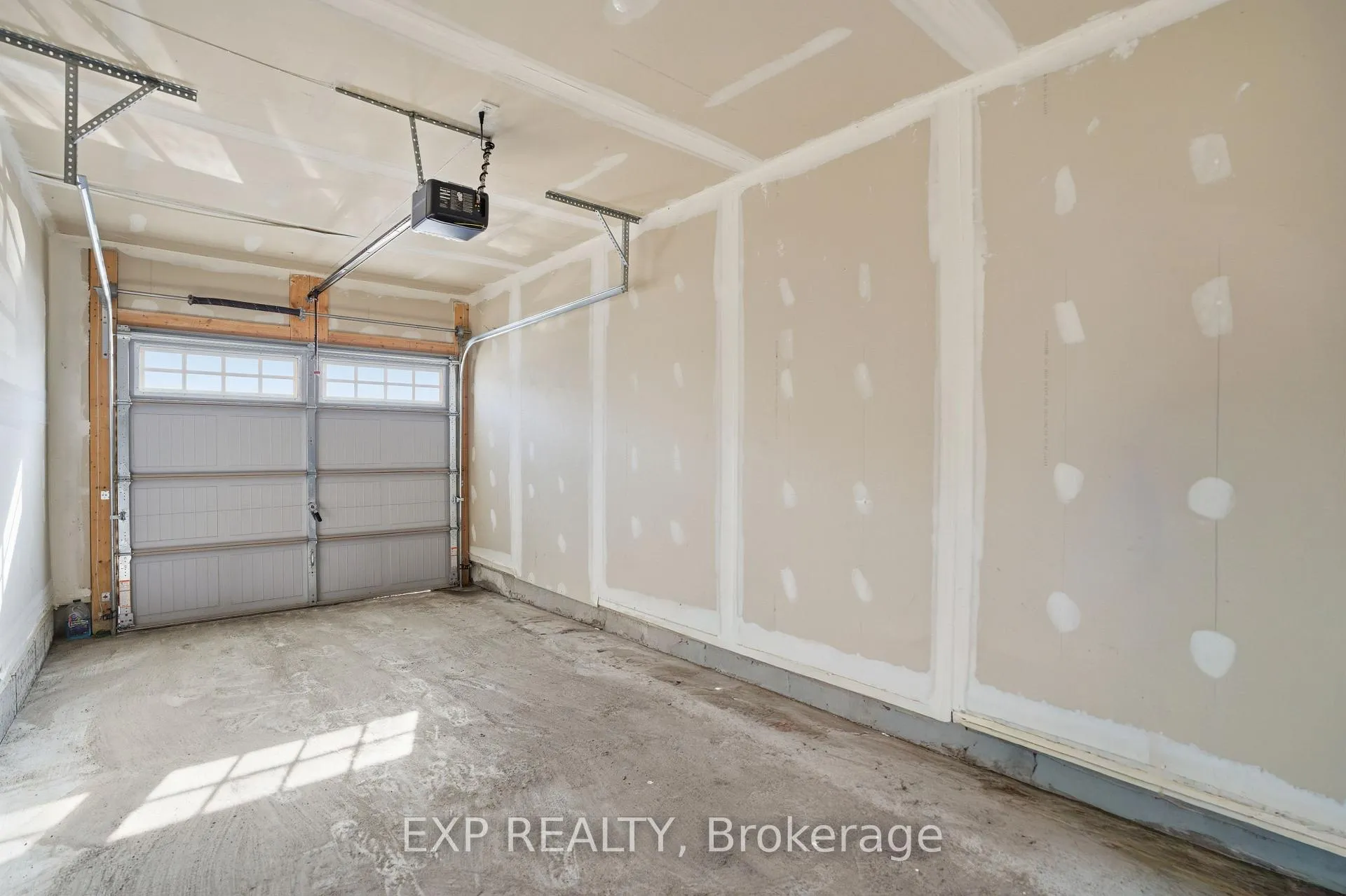 Photo 27 of 714 Derreen Avenue, Ottawa, Stittsville (North) — HOMEH