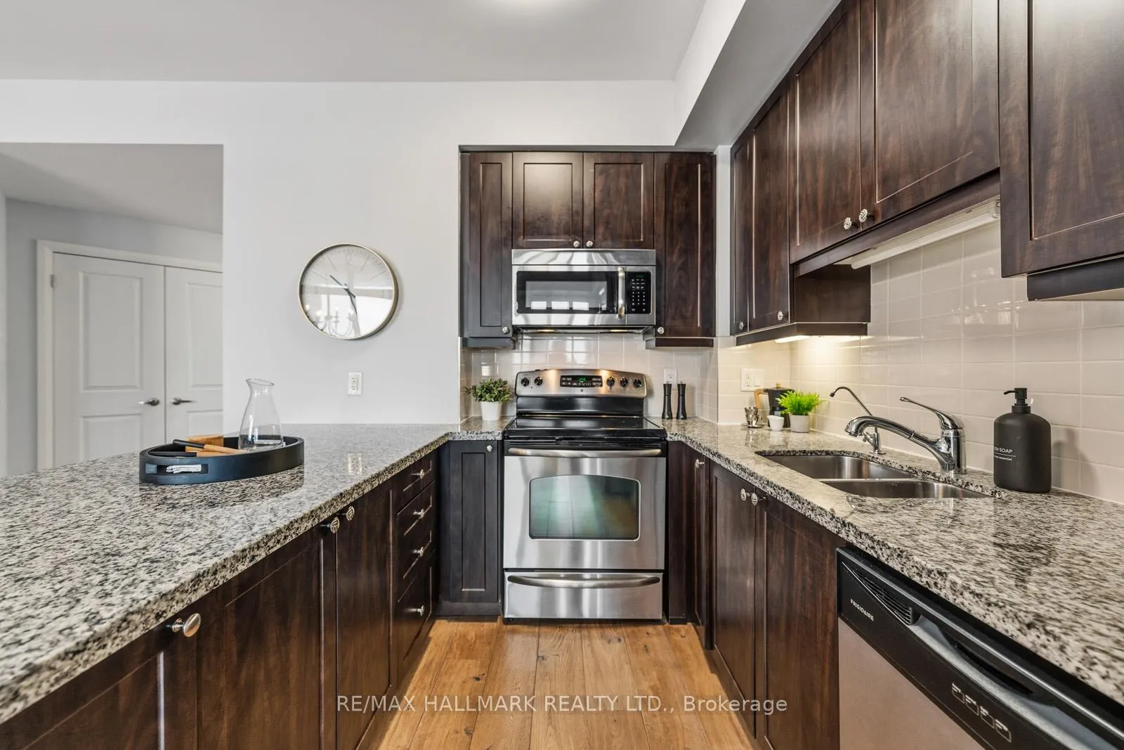 Photo 20 of Unit 902, 12 Woodstream Boulevard, Vaughan, Vaughan Grove — HOMEH
