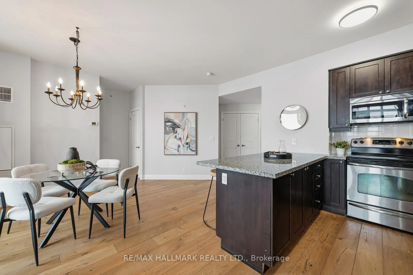 Photo 22 of Unit 902, 12 Woodstream Boulevard, Vaughan, Vaughan Grove — HOMEH