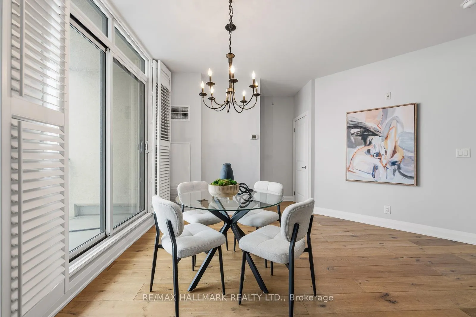 Photo 23 of Unit 902, 12 Woodstream Boulevard, Vaughan, Vaughan Grove — HOMEH