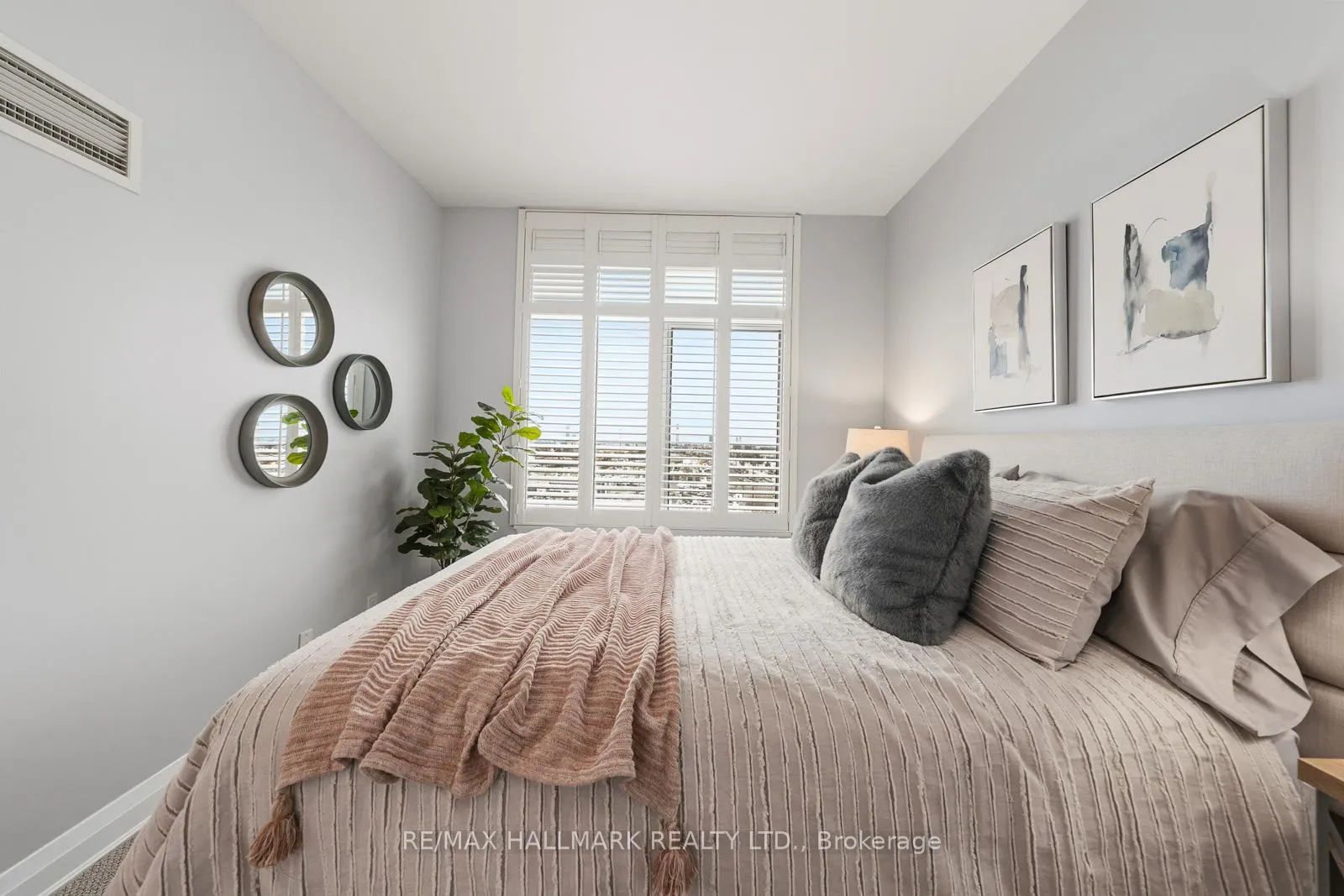 Photo 36 of Unit 902, 12 Woodstream Boulevard, Vaughan, Vaughan Grove — HOMEH