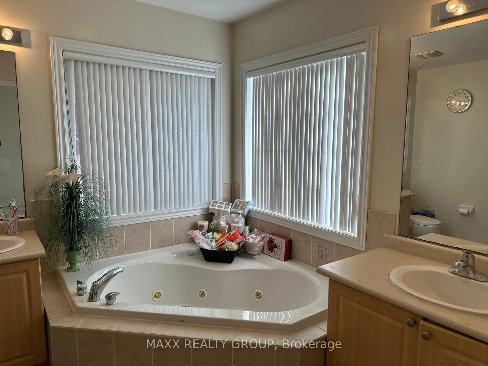 Photo 37 of 36 Beckenham Road, Brampton, Bram East — HOMEH