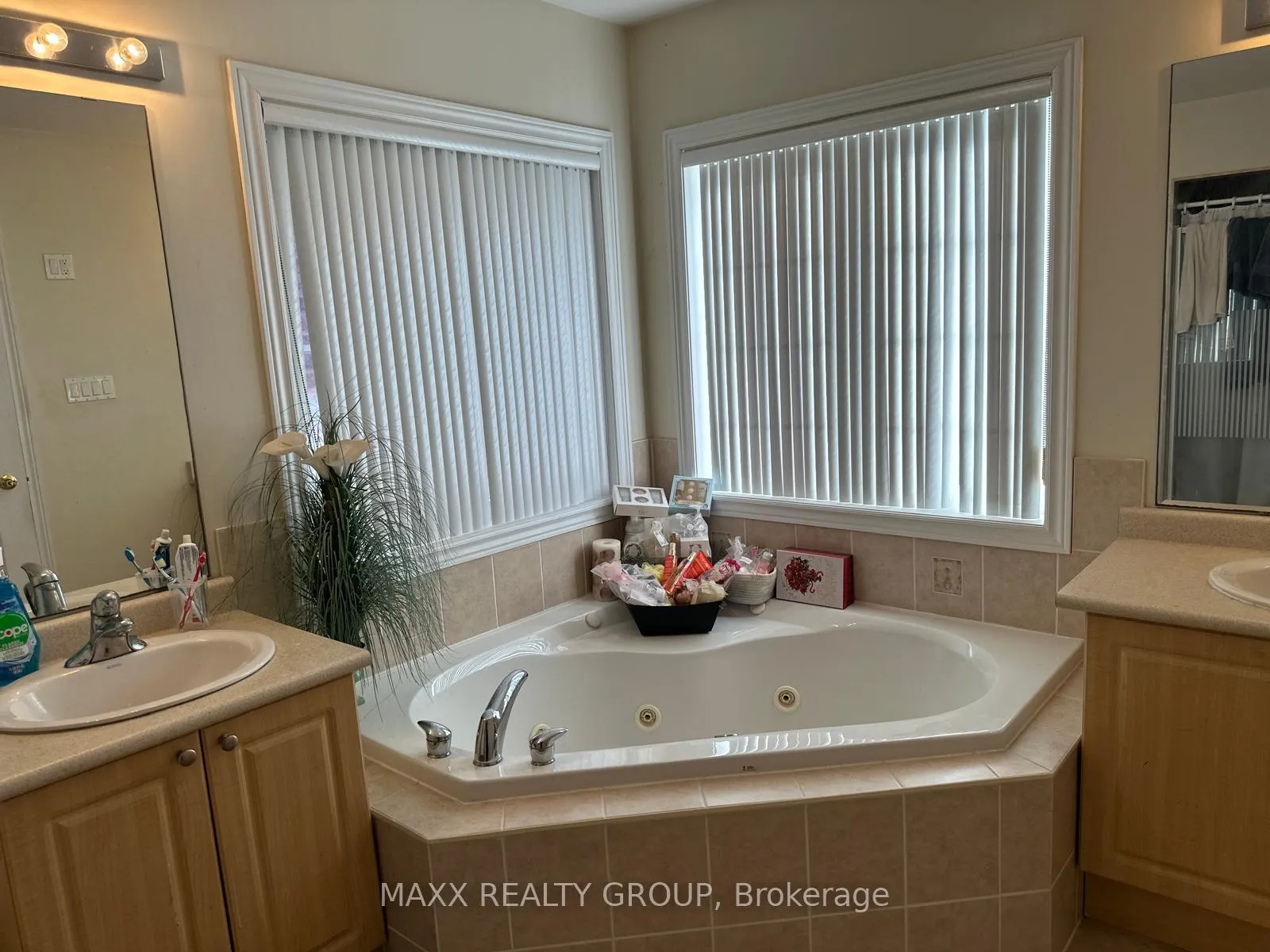 Photo 41 of 36 Beckenham Road, Brampton, Bram East — HOMEH