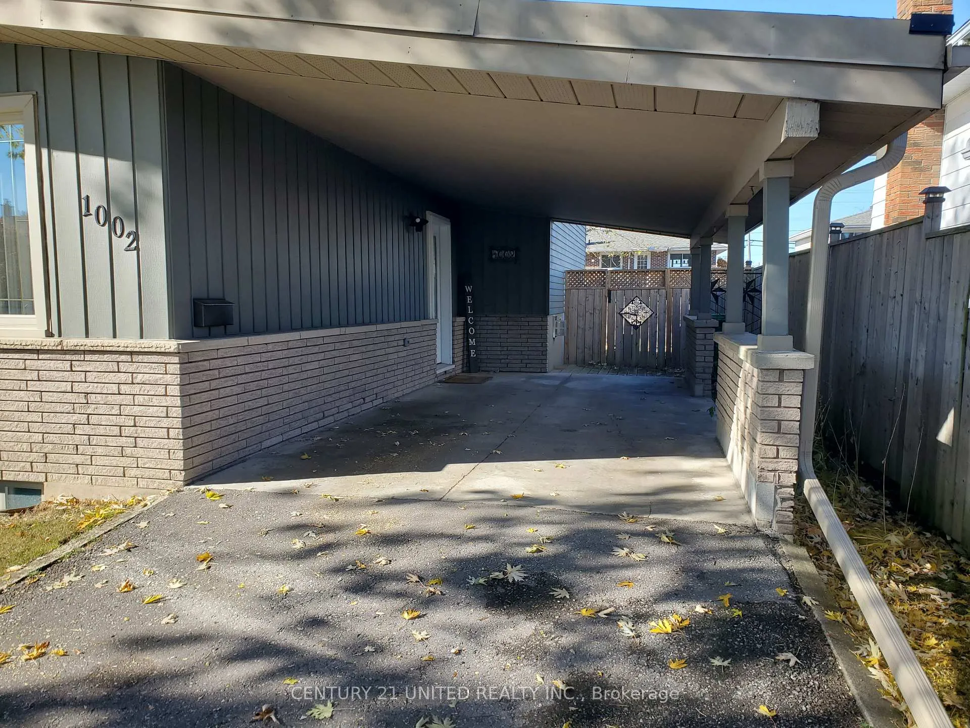 Photo 2 of 1002 Albany Court, Peterborough, Ashburnham Ward 4 — HOMEH