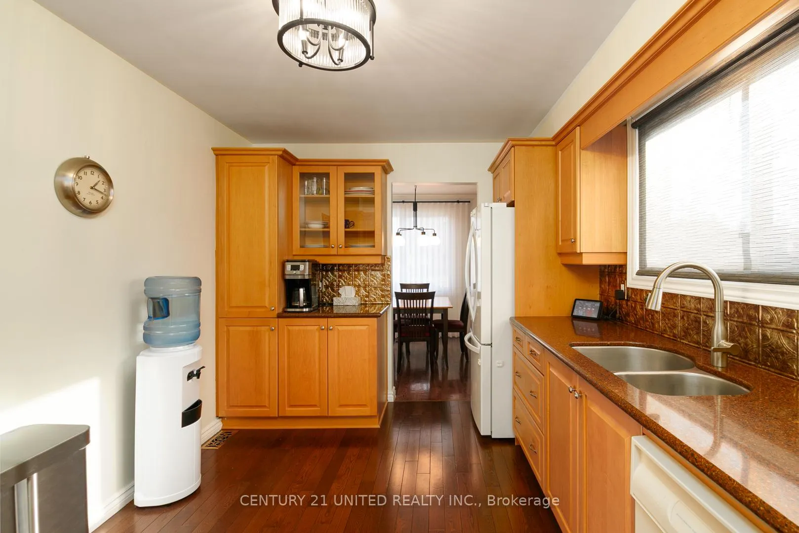Photo 8 of 1002 Albany Court, Peterborough, Ashburnham Ward 4 — HOMEH