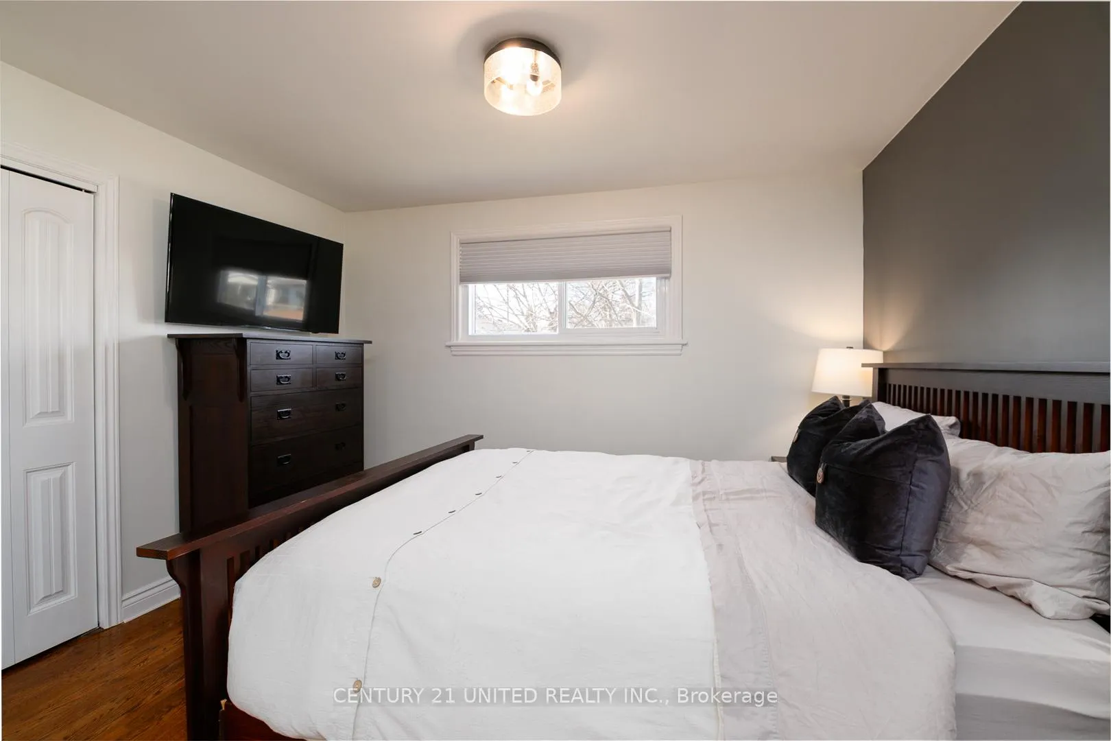 Photo 12 of 1002 Albany Court, Peterborough, Ashburnham Ward 4 — HOMEH