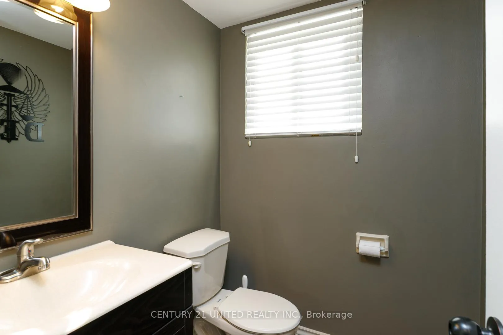 Photo 18 of 1002 Albany Court, Peterborough, Ashburnham Ward 4 — HOMEH