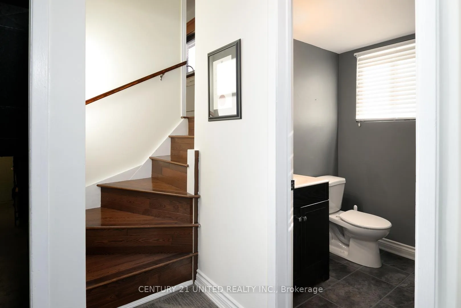 Photo 19 of 1002 Albany Court, Peterborough, Ashburnham Ward 4 — HOMEH