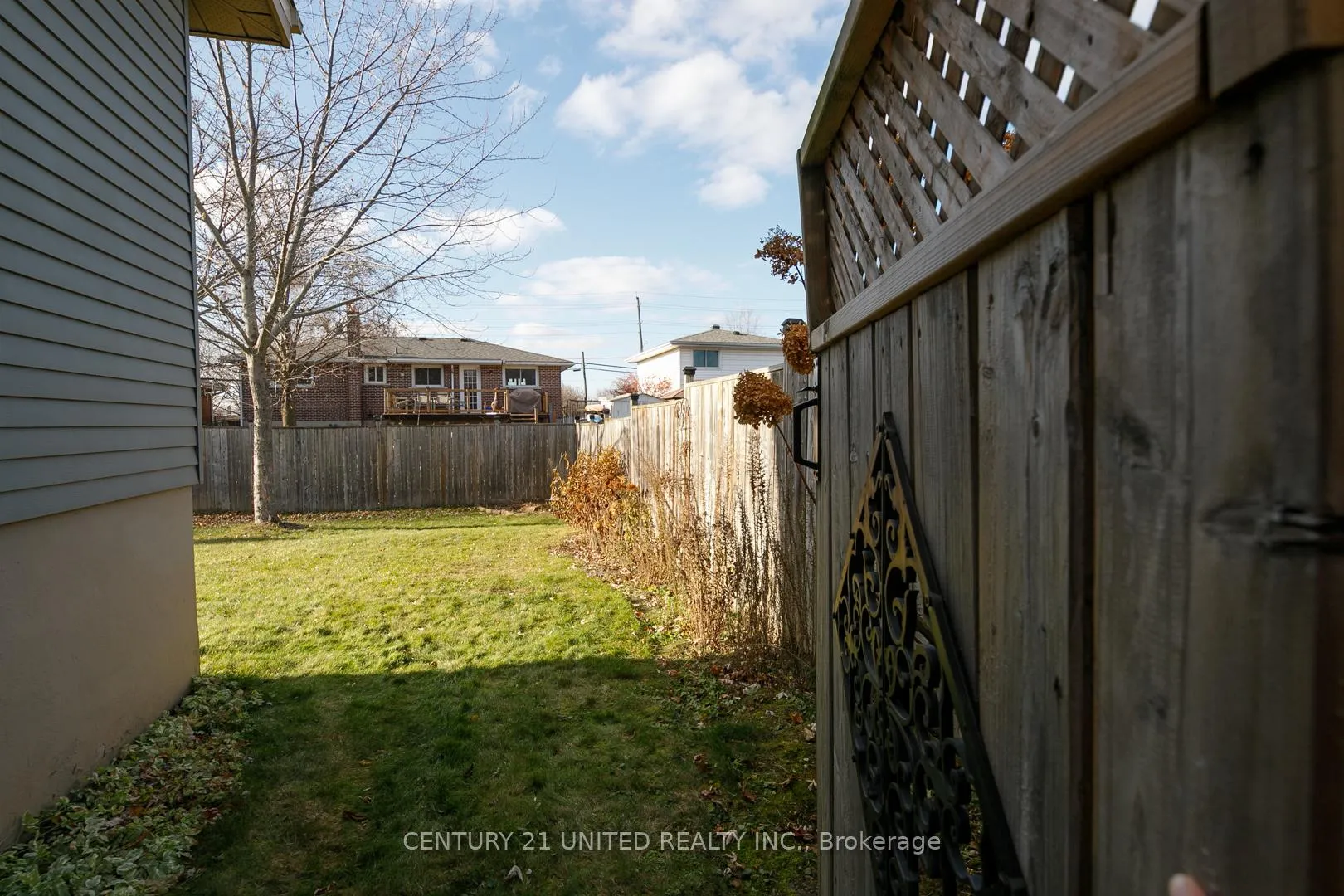 Photo 26 of 1002 Albany Court, Peterborough, Ashburnham Ward 4 — HOMEH