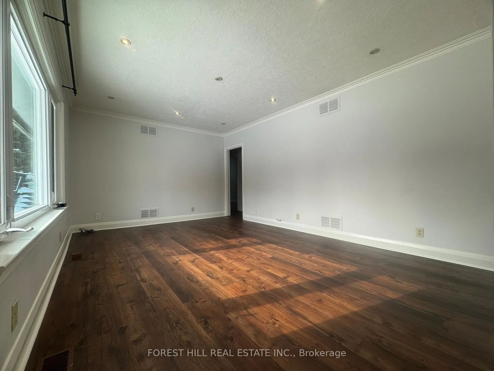 Photo 3 of Unit Main Fl, 86 Grandview Avenue, Markham, Grandview — HOMEH