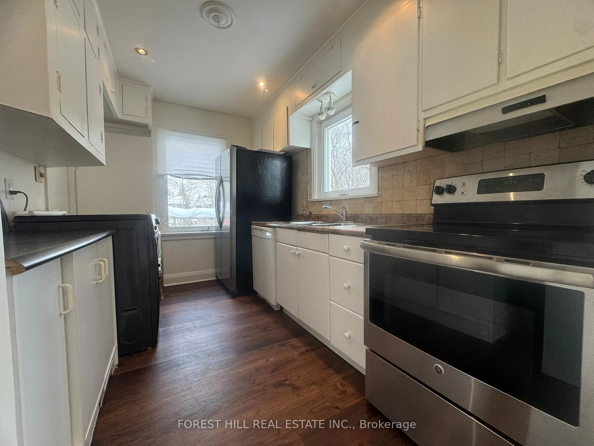 Photo 4 of Unit Main Fl, 86 Grandview Avenue, Markham, Grandview — HOMEH