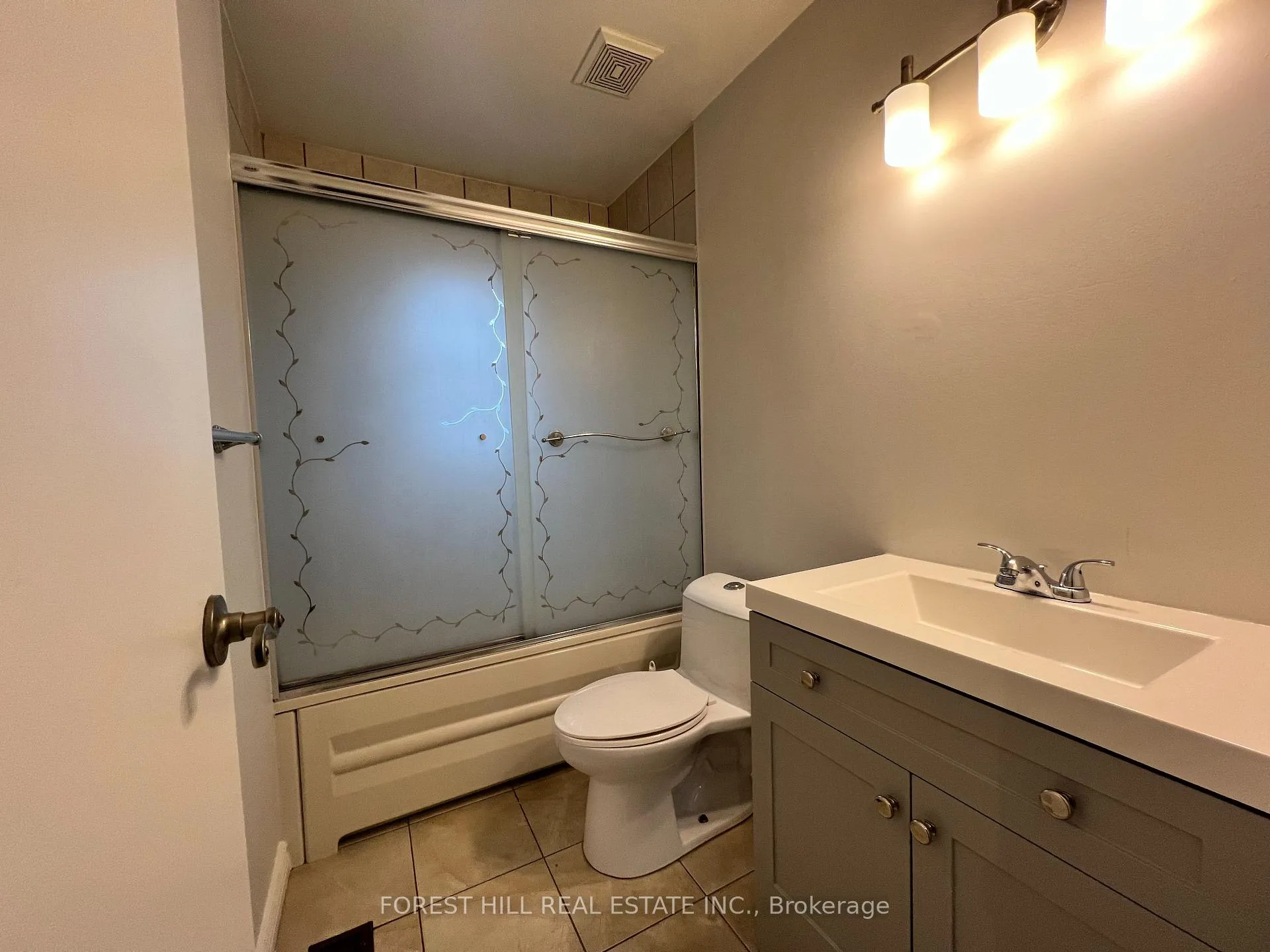 Photo 6 of Unit Main Fl, 86 Grandview Avenue, Markham, Grandview — HOMEH