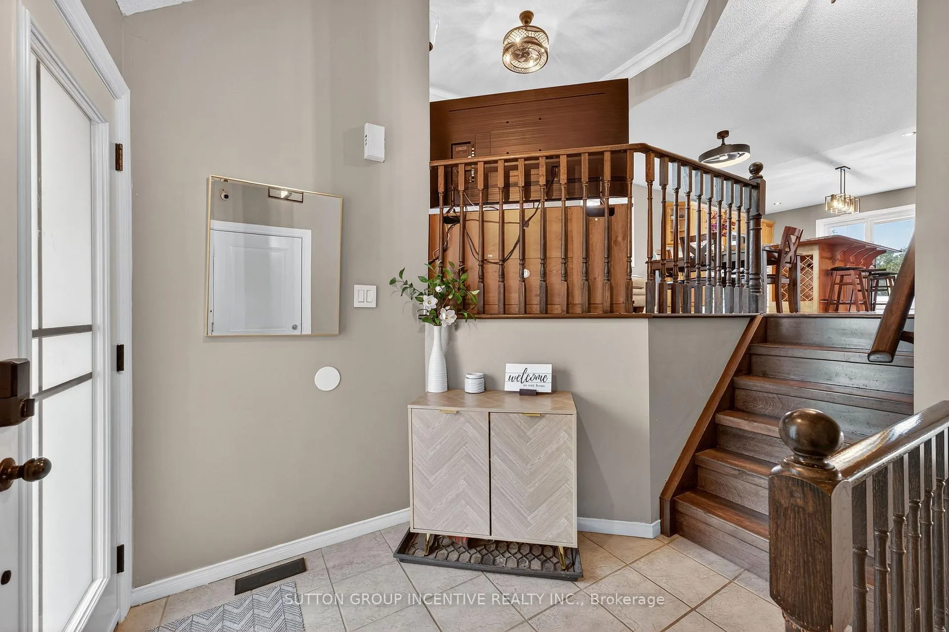 Photo 5 of 124 Hanmer Street E, Barrie, East Bayfield — HOMEH