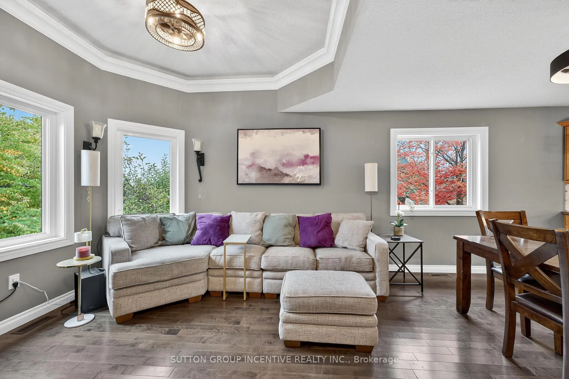 Photo 9 of 124 Hanmer Street E, Barrie, East Bayfield — HOMEH