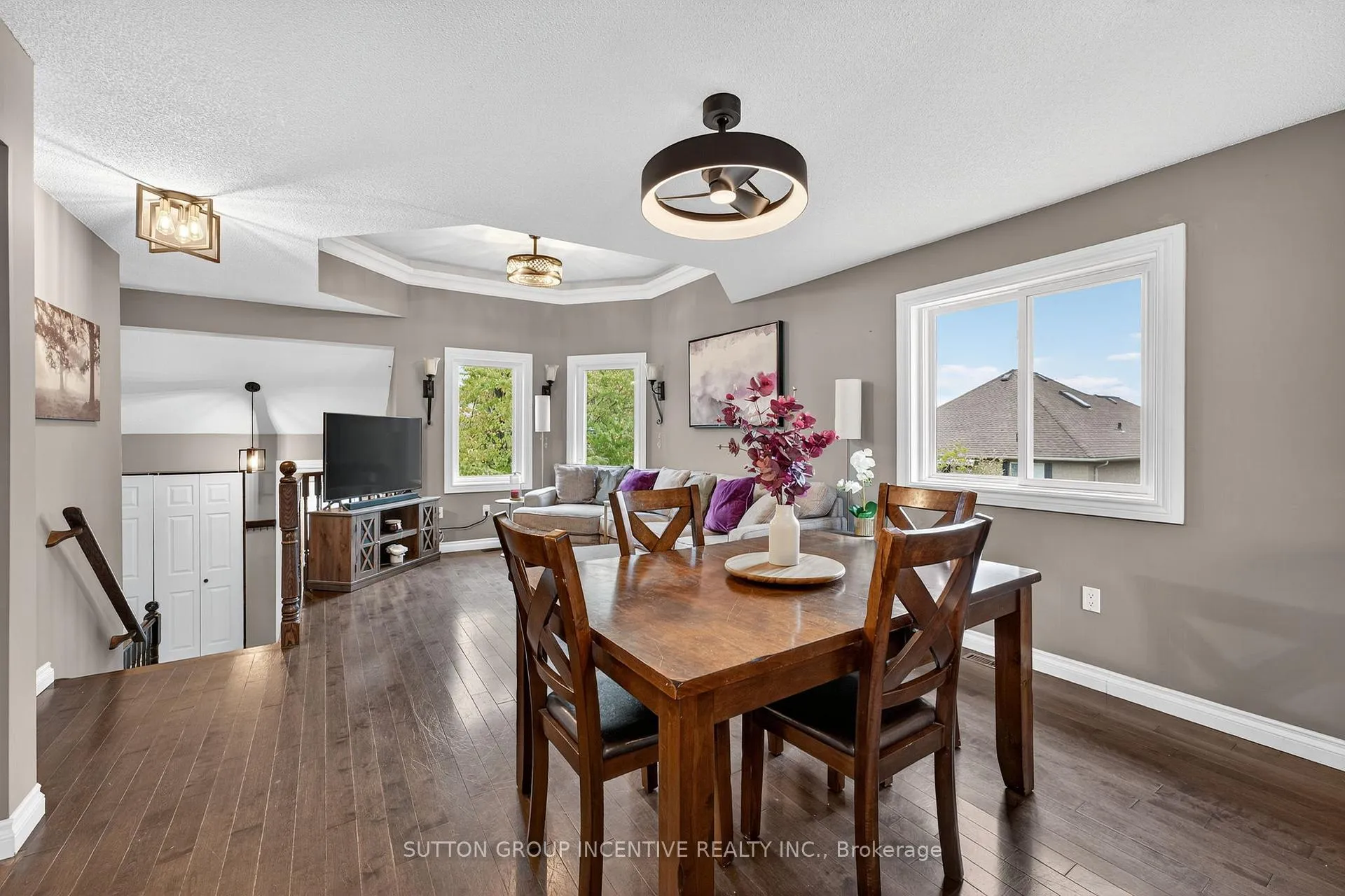 Photo 11 of 124 Hanmer Street E, Barrie, East Bayfield — HOMEH