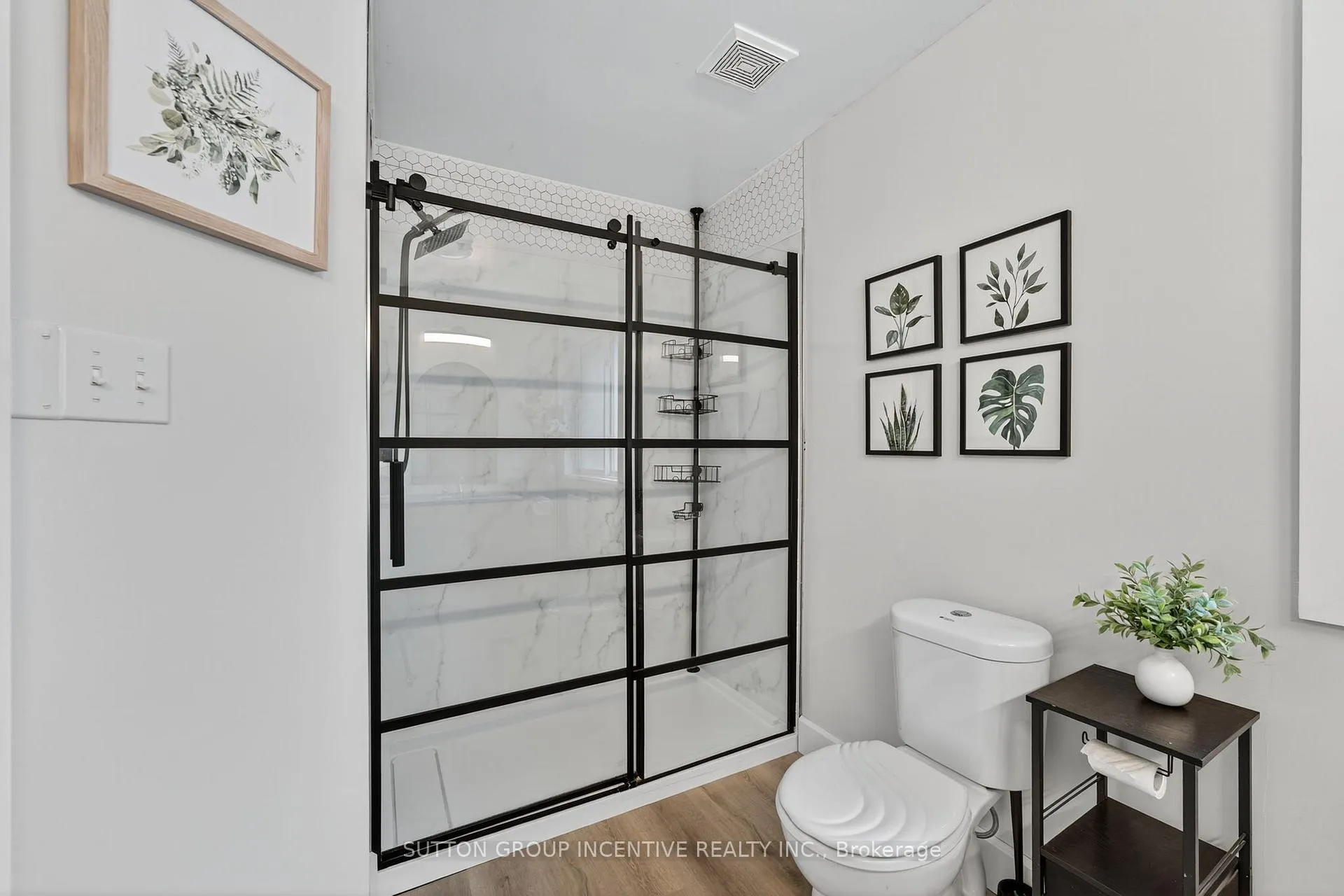 Photo 19 of 124 Hanmer Street E, Barrie, East Bayfield — HOMEH