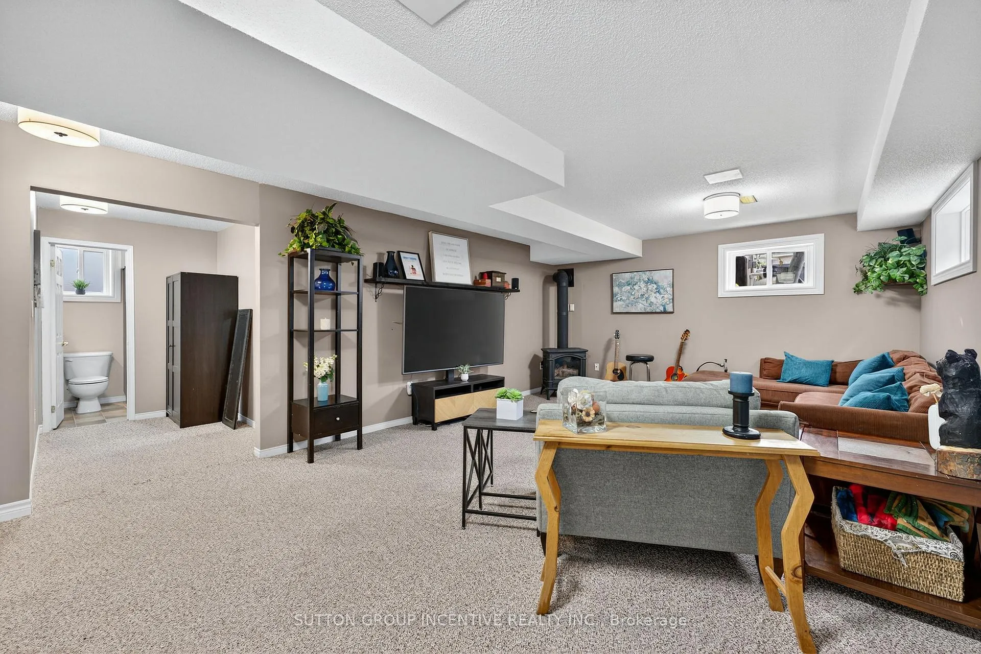Photo 26 of 124 Hanmer Street E, Barrie, East Bayfield — HOMEH